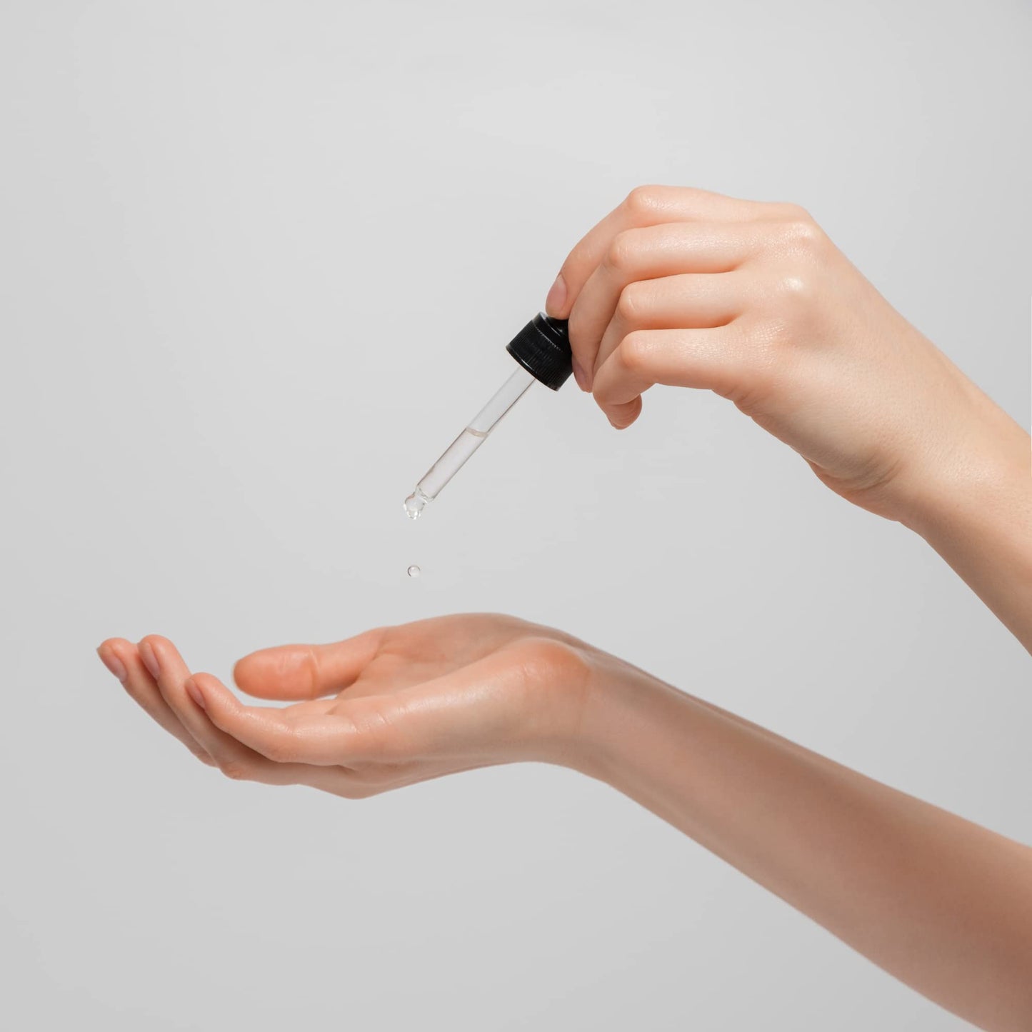 Hyaluronic Acid & Niacinamide Serum – Deep Hydration & Brightening for Face – Anti-Aging, Wrinkle Reduction, Pore Minimizer & Skin Barrier Repair – Lightweight & Fast Absorbing – 1 fl oz