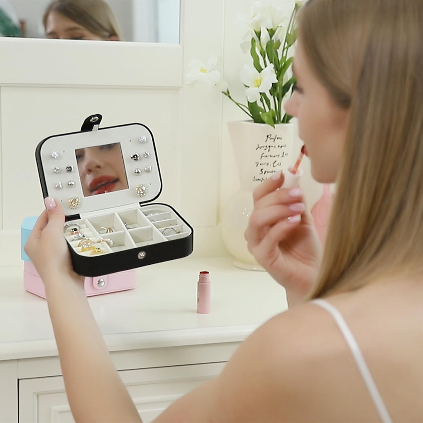 Travel Jewelry Case with Mirror, Small Jewelry Box for Women, Portable Jewelry Organizer Travel, Black Travel Jewelry Case Organizer for Necklaces, Earrings, Bracelets, Lover Gift for Men Women