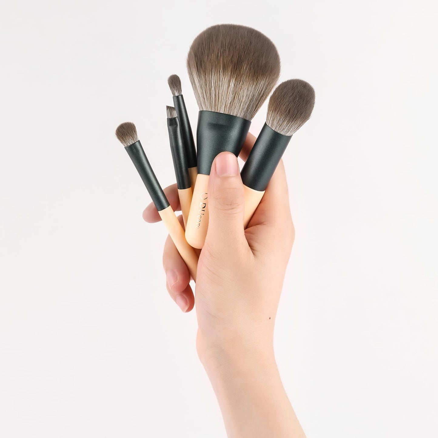 DUcare Travel Makeup Brushes Set with Bag,5PCS Portable Mini Cosmetic Brushes Kit for Powder,Blush,Foundation, Eyeshadow, Tapered Kabuki Coverage Mineral Bronzer Buffing Brush Green