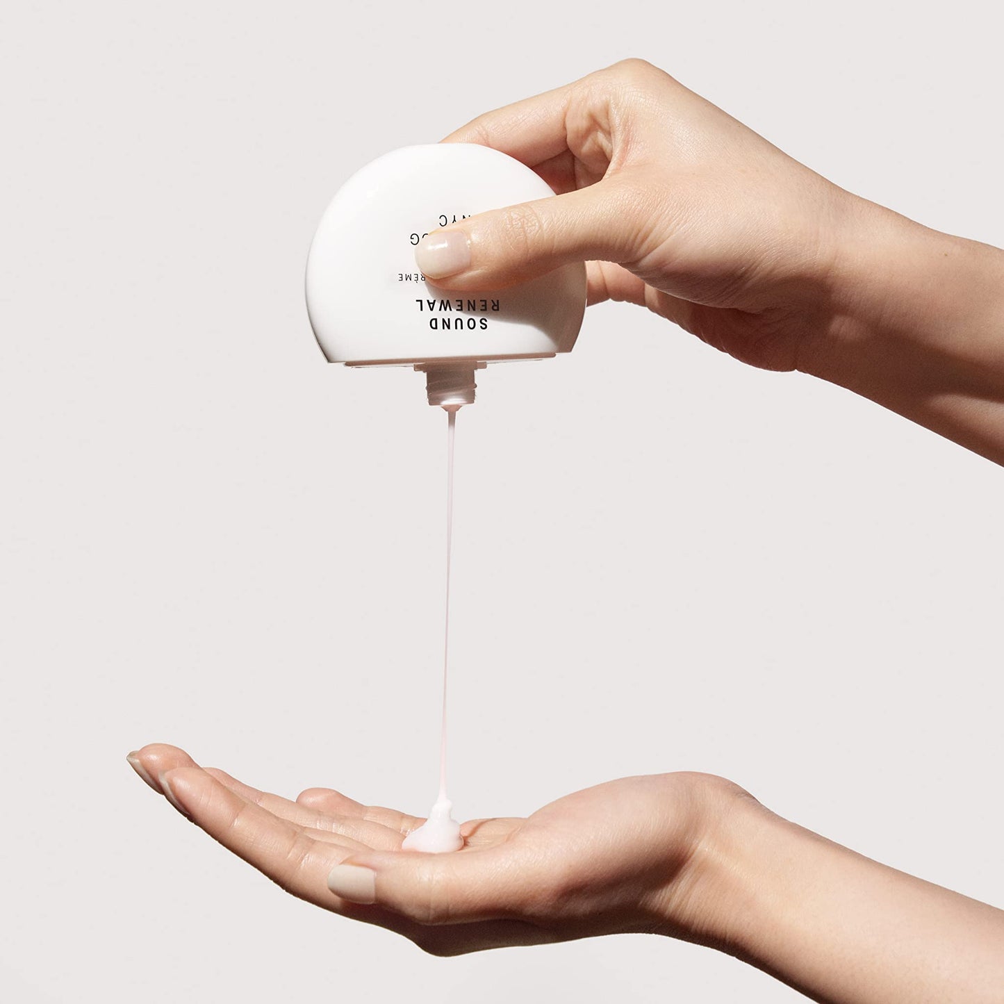 SUPEREGG Sound Renewal Serum Cream: For a fresh, luminous complexion. Nourishing serum cream with Panthenol and EGCG. 60 ML / 2 FL OZ