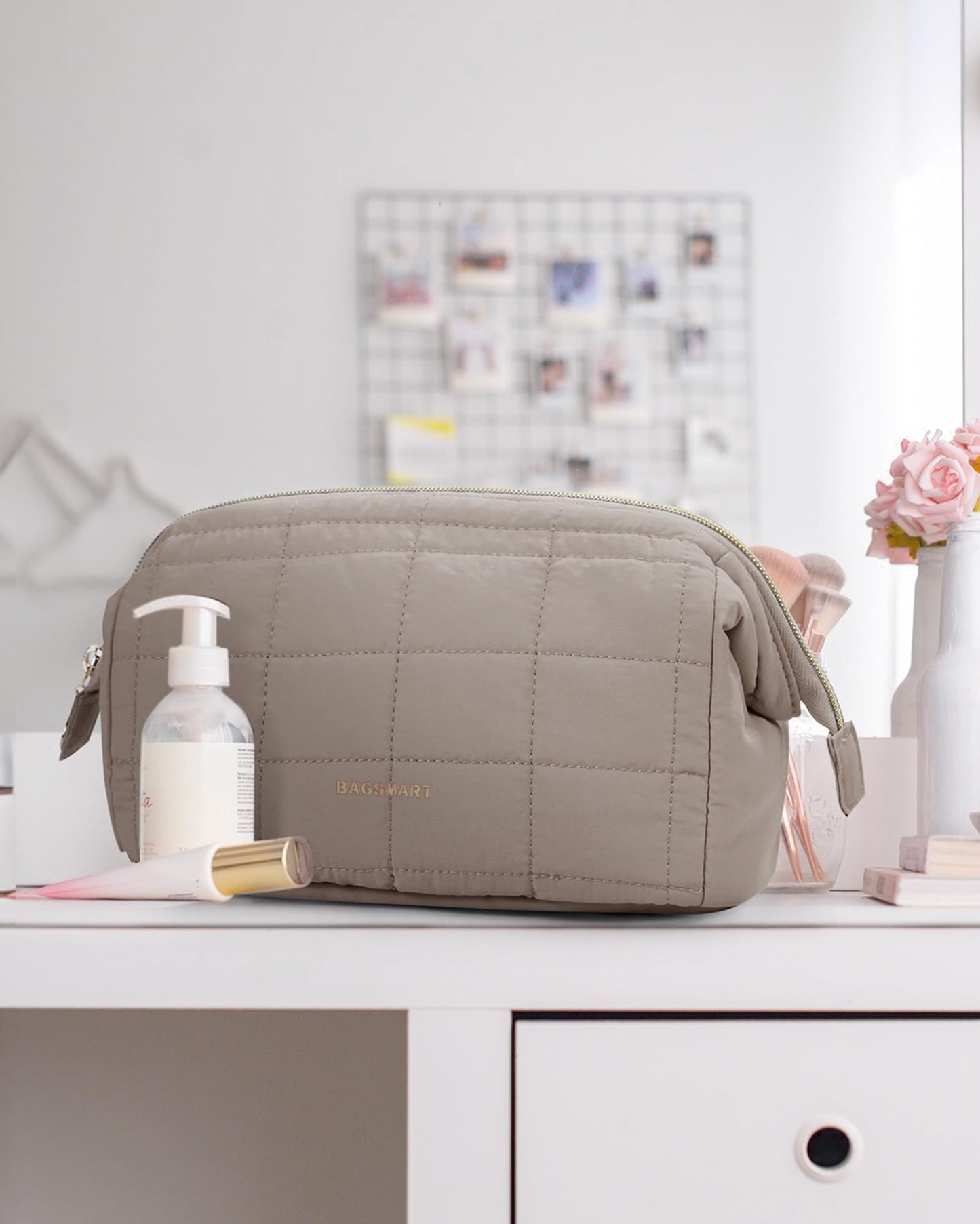 BAGSMART Makeup Bag Travel Toiletry Bag, Puffy Padded Make Up Bags for Women Makeup Organizer Case, Wide-open Pouch Purse Travel Essentials Toiletries Accessories Brushes, Camel