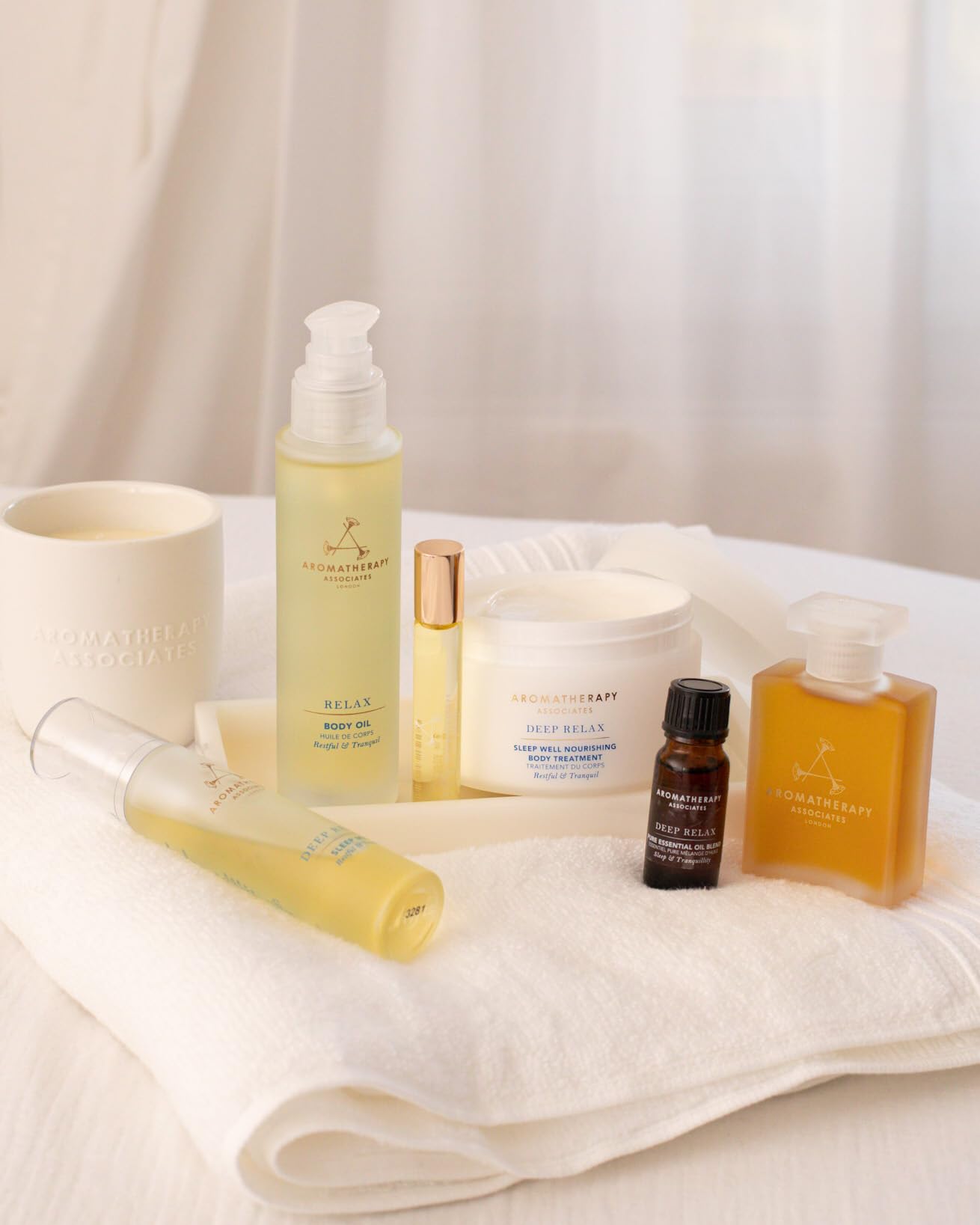 Aromatherapy Associates Deep Relax Roller Ball. Premium Blend of Vetivert, Chamomile and Sandalwood Essential Oils to Relax and Calm on The Go (0.34 fl oz)