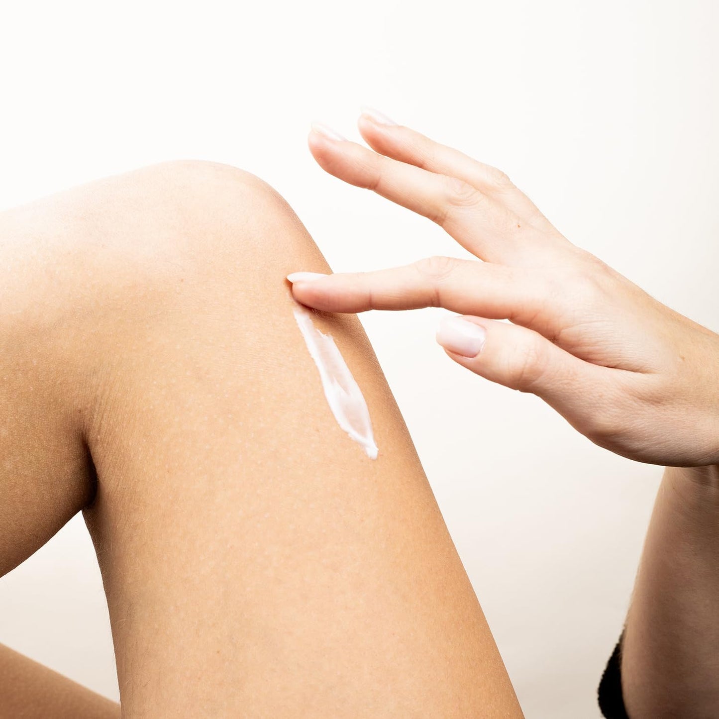 Panier des Sens – Iris Hydrating Set for Women – Body Lotion + Shower Gel + Hand Cream - Travel pouch included - Body Care Kit with 96% Natural Ingredients – Self Care Gifts for women