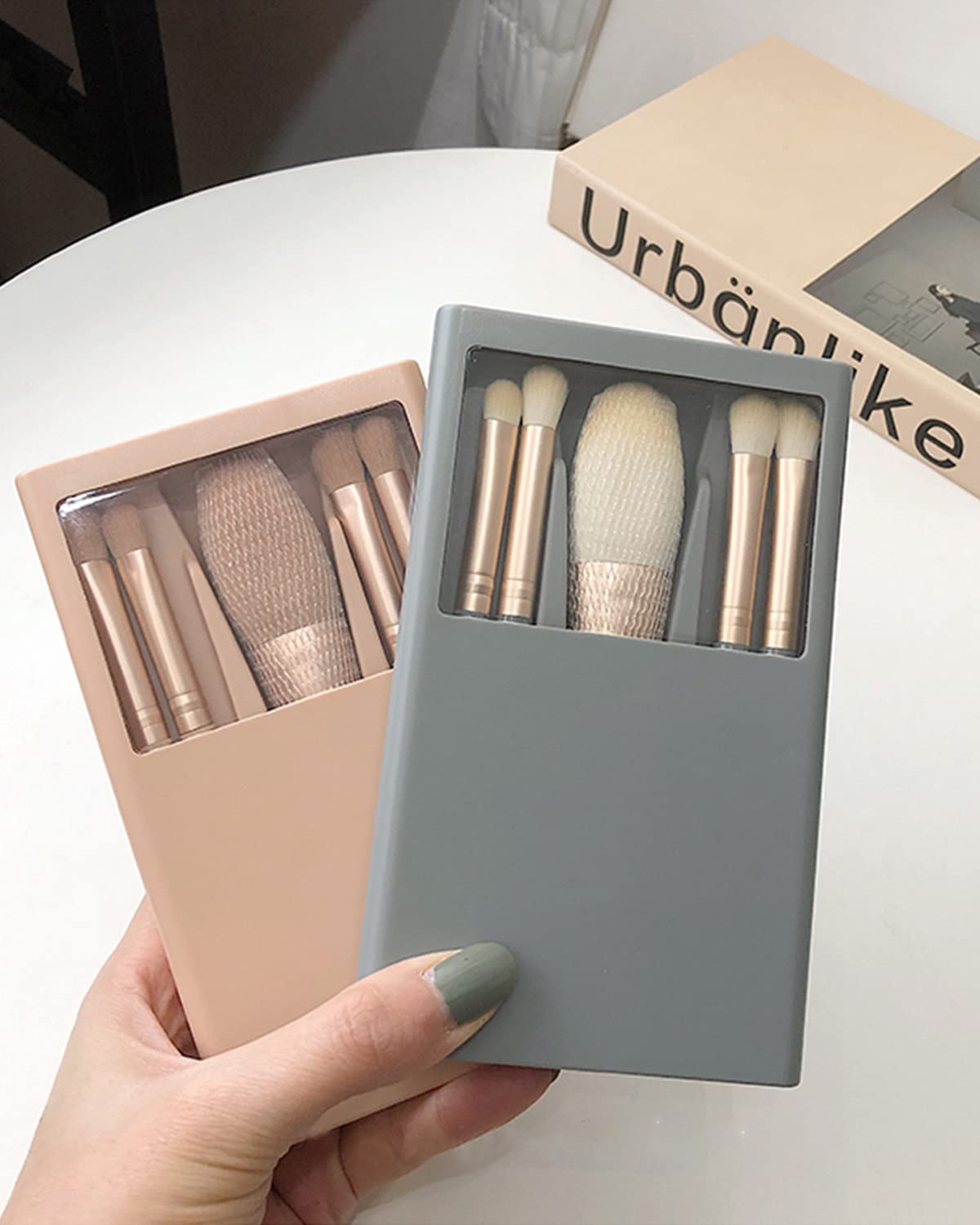 Travel Size Makeup Brushes Set, Easy-taken Mini Makeup Brush Set with Case and Mirror, Small Complete Function Cosmetic Brushes Kit Perfect for On The Go (Pink)