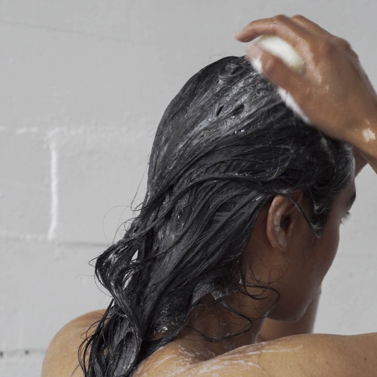 ATTITUDE Hydrating Shampoo Bar, Natural Origin, Ideal for Dry, Damaged Hair, Castor Oil, EWG Verified & Clean ingredients, Vegan, Herbal Musk, 4 Oz