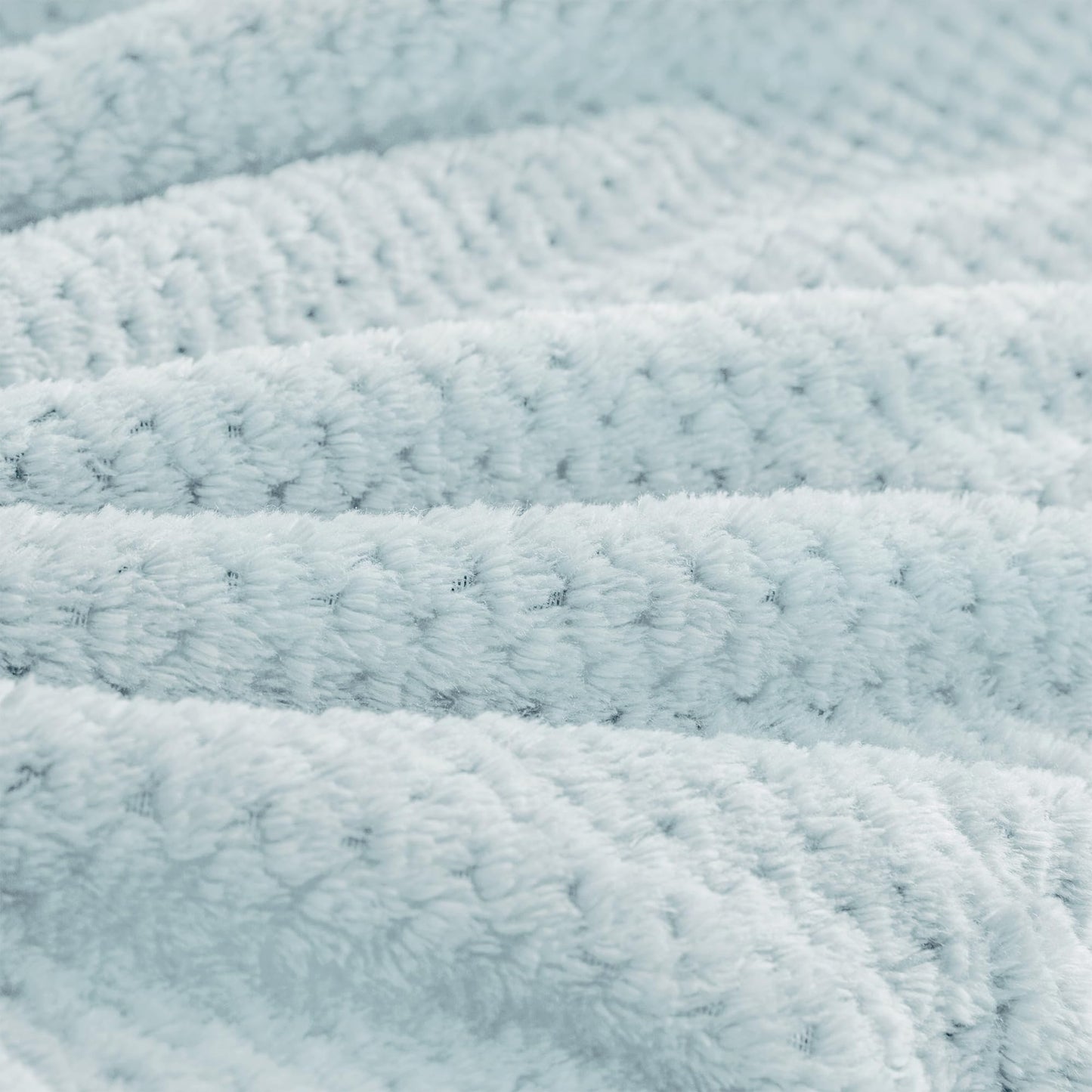 BEDELITE Travel Blanket with Bag, Ultra-Soft Jacquard Fleece Blanket with Luggage Sleeve & Backpack Clip, Airplane Blanket Travel Essentials, Blue