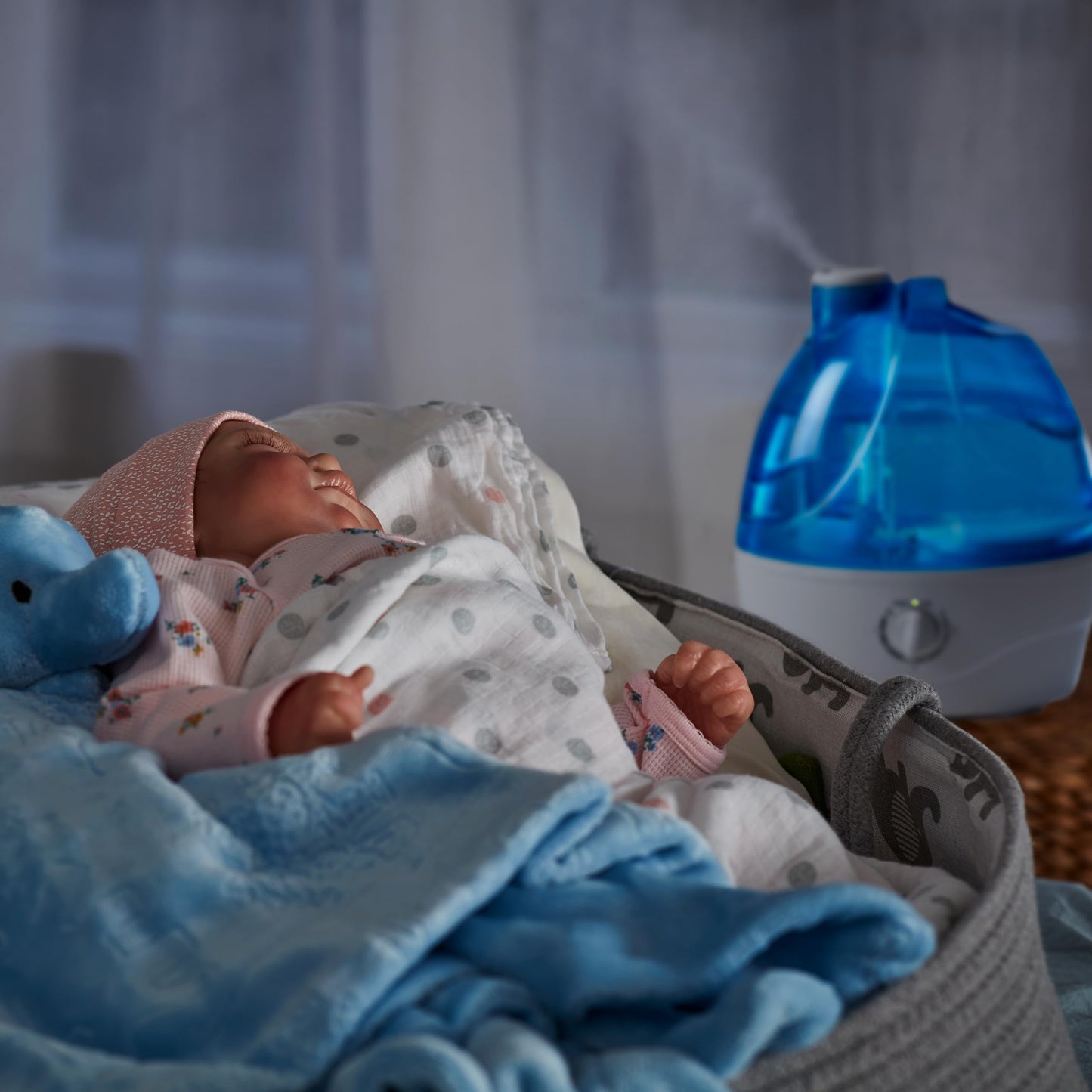 AquaOasisยฎ Cool Mist Humidifier (2.2L Water Tank) Quiet Ultrasonic Humidifiers for Bedroom & Large room - Adjustable -360 Rotation Nozzle, Auto-Shut Off, Humidifiers for Babies Nursery & Whole House