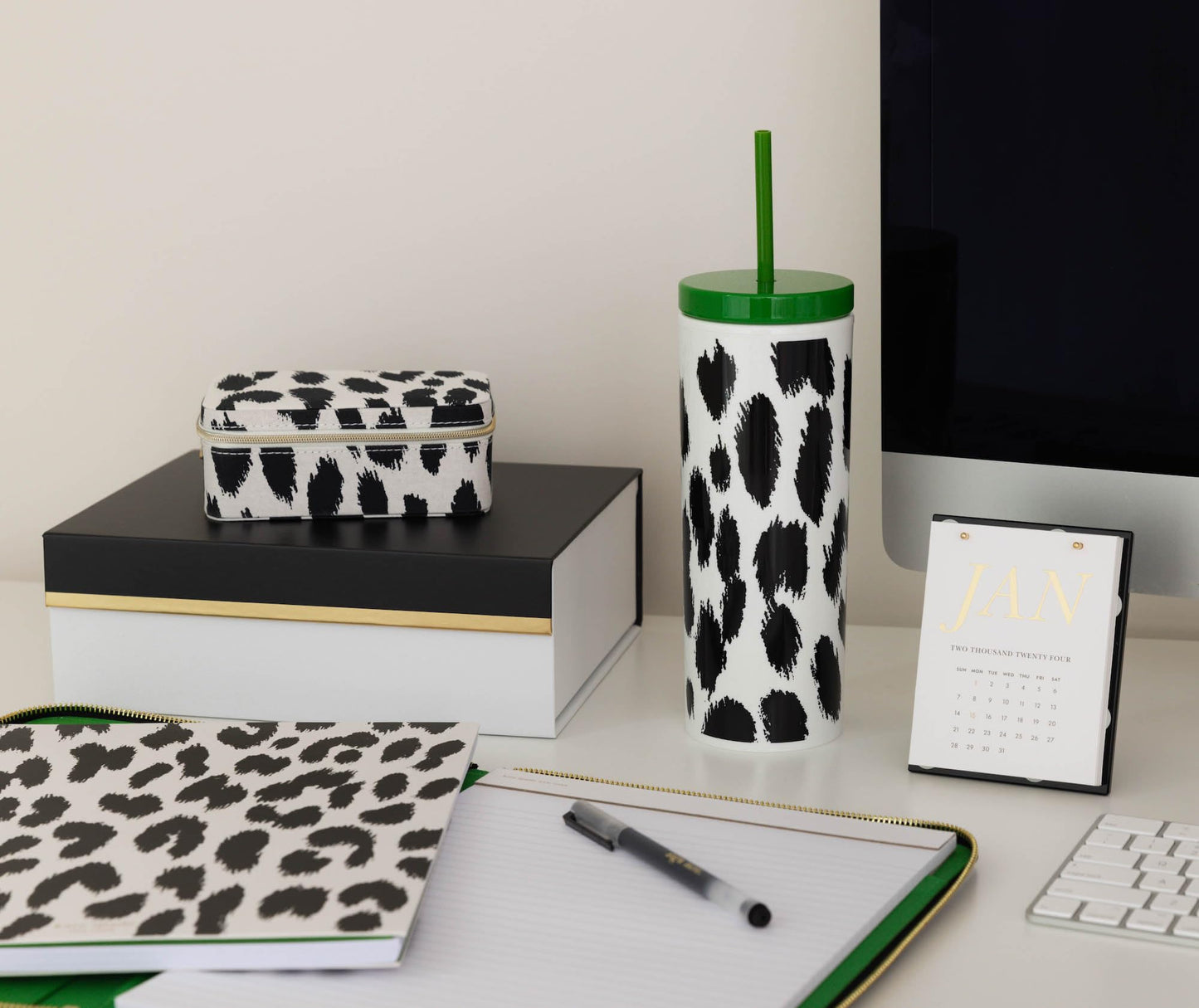 Kate Spade New York Small Travel Jewelry Case, Travel Box, Holder Organizer for Rings, Necklaces, Earrings, Bracelets, Modern Leopard, Modern Leopard, Modern