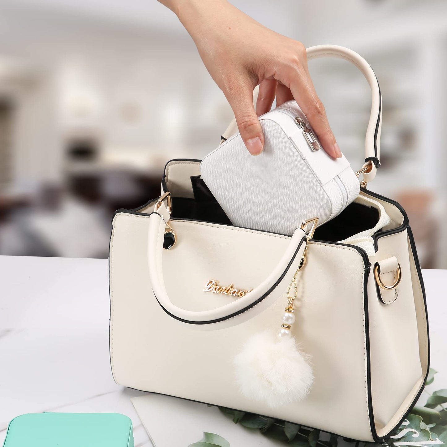 XZUZ Small Travel Jewelry Box With Mirror, Portable Jewelry organizer Display Storage Box for Earrings Rings Necklaces, Jewelry ase for female Girls (White 2pcs).