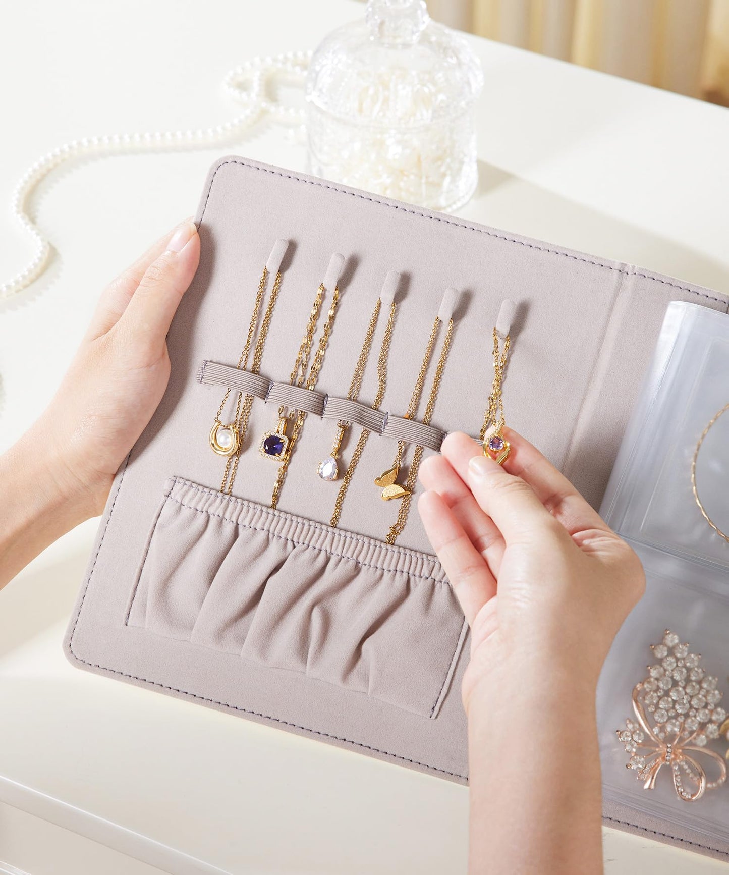 Homde Women Travel Jewelry Box: Traveling Organizer for Ring Necklace Bracelet - Storage Book with Plastic Pouches for Friend Sister Mother