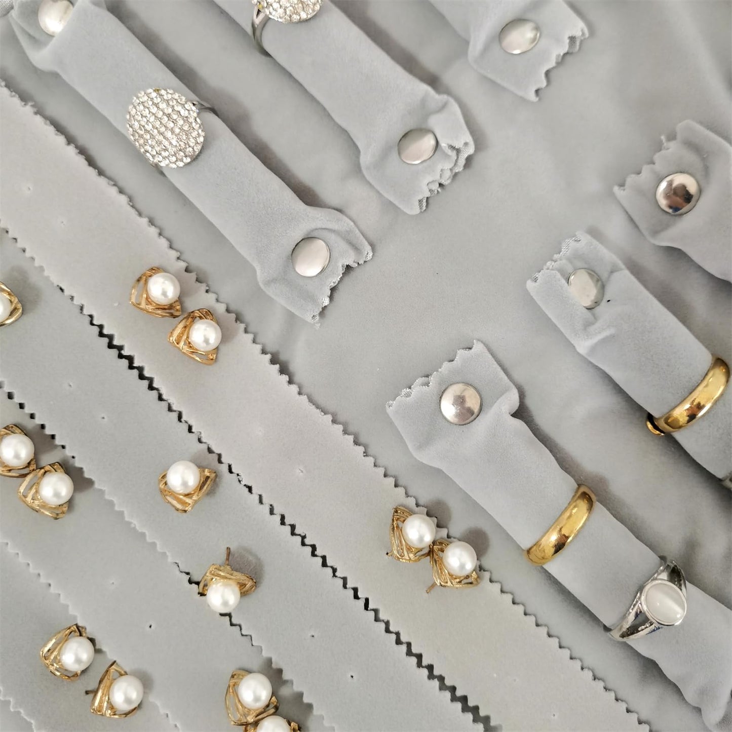 SCIKHEFT Travel Roll Bag Jewelry Display Storage Organizer Multi-function Velvet Pouch (Black and grey)