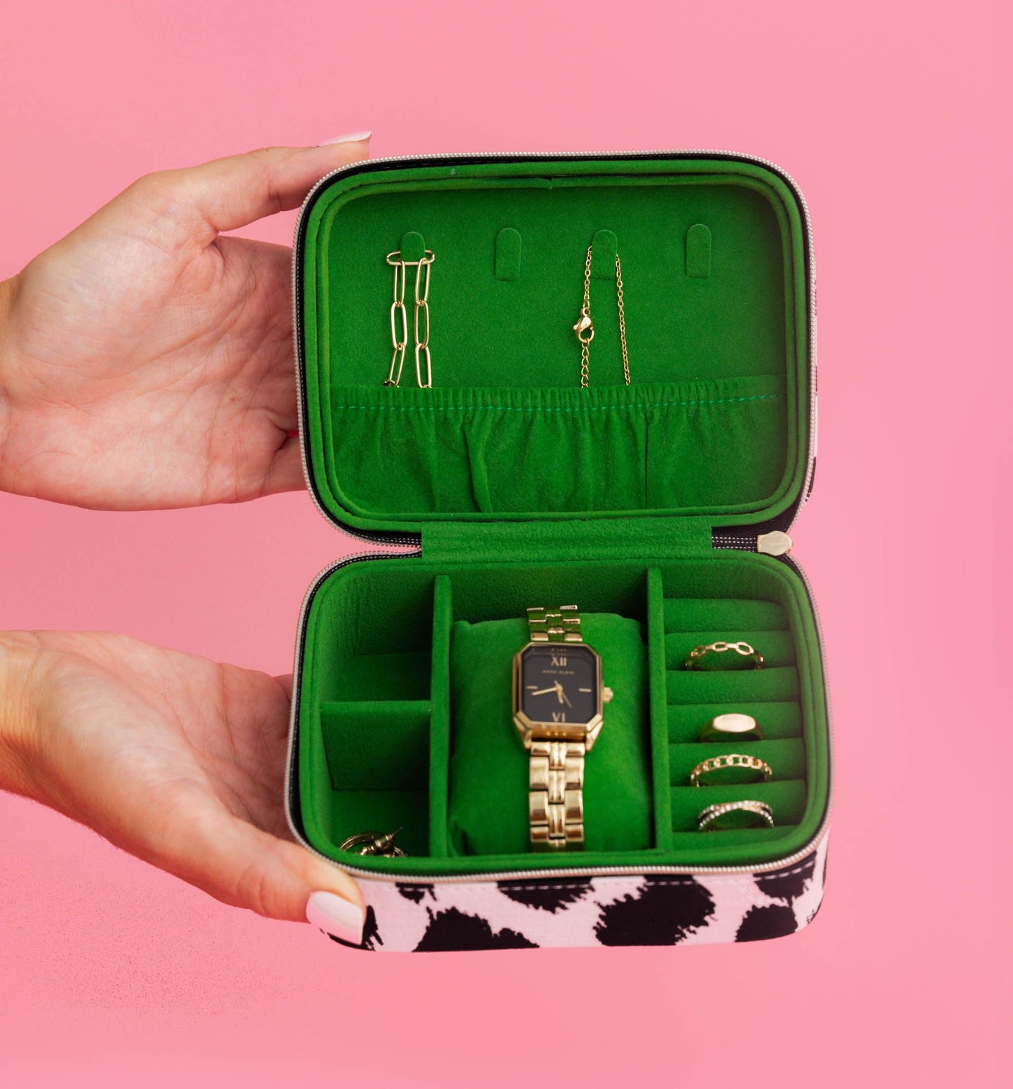 Kate Spade New York Small Travel Jewelry Case, Travel Box, Holder Organizer for Rings, Necklaces, Earrings, Bracelets, Modern Leopard, Modern Leopard, Modern