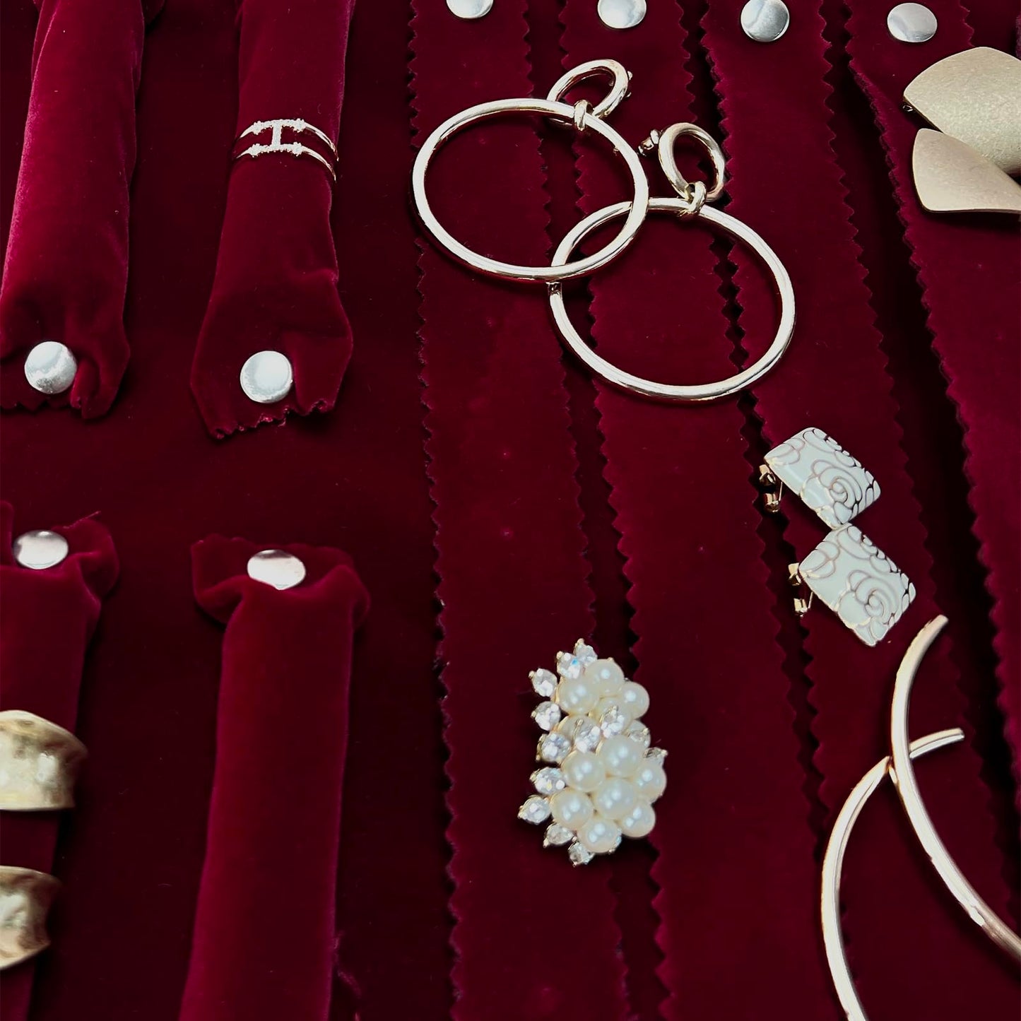 UnionPlus Velvet Jewelry Case Roll Bag for Necklace Bracelet Earrings Rings Multi-compartments, Great Jewelry Organizer for Travel, Burgundy