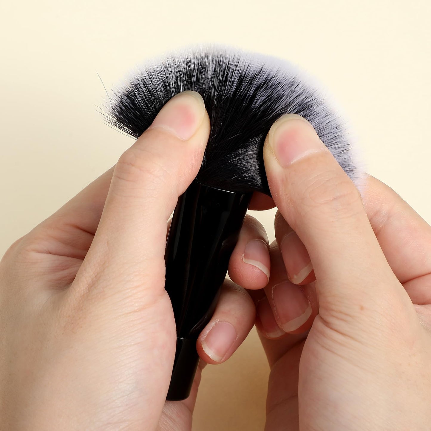 10 Pcs Travel Size Makeup Brushes Mini Makeup Brush Set with Pouch Portable On The Go Make up Brush Set Easy-taken Full Complete Function Cosmetic Brushes for Eyeshadow Eye Lipstick Foundation(Black)