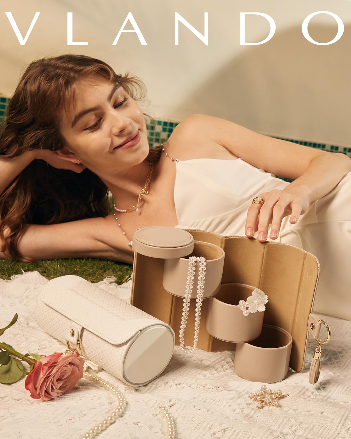 Vlando Wedding Gifts for Women, Travle Jewelry Organizer, Bridal Shower Gifts, Bridesmaid Gifts for Bride, Bridesmaid Proposal, Wedding Gifts, Travel Jewelry Case - White