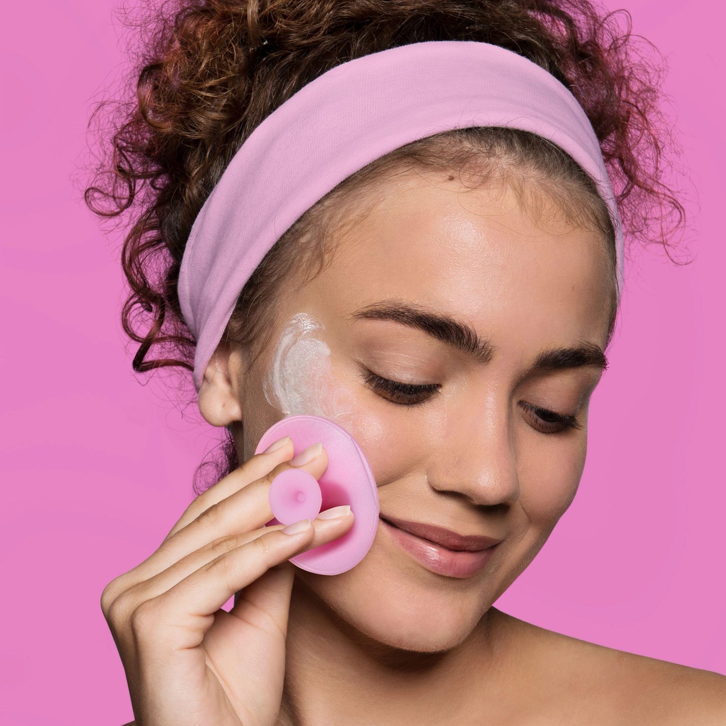 Freeman Facial Love To Mask Variety Pack: Oil Absorbing Clay, Detoxifying Charcoal, Clearing Peel Off, Hydrating Gel Cream, Exfoliating Scrub (14 Piece Kit with Bonus Buffer and Headband)