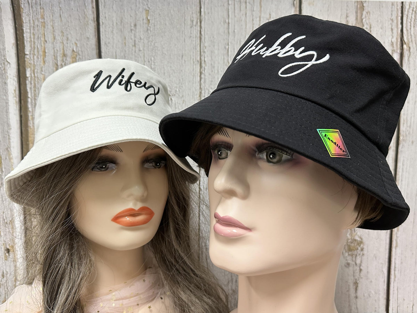 Enodtter Embroidered Hubby Wifey Bucket Hats, Black & White Summer Beach Hats for Couples Just Married, Gifts for Newlywed Honeymoon Wedding