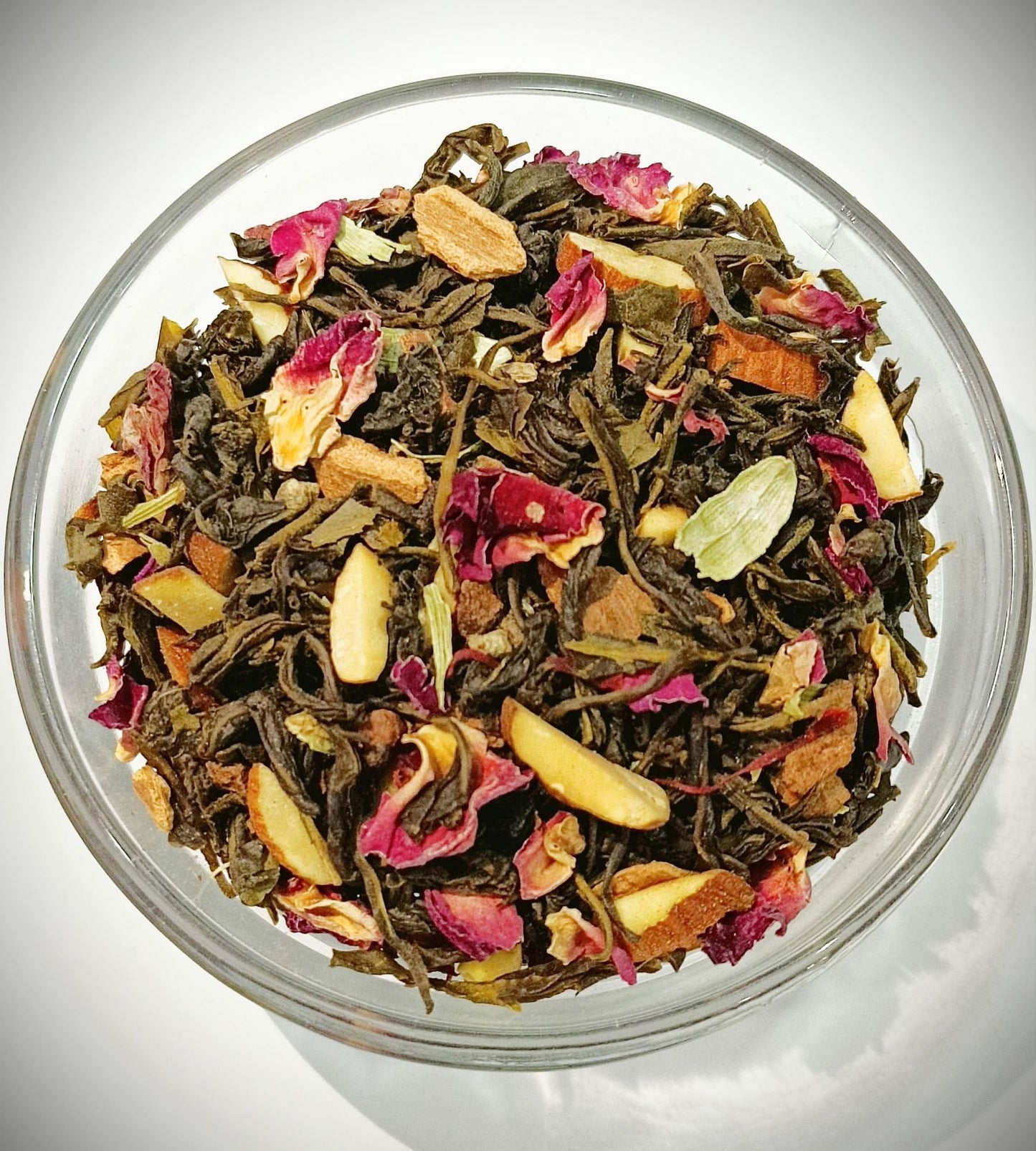 Goodwyn Kashmiri Kahwa Green Tea – 100 Individually Wrapped Tea Bags | Desi Kahwa, Kashmiri Chai, Saffron ,Cardamom Tea & Ginger Tea Blend with Natural Indian Spices | Low Caffeine, Sugar Free Herbal Qahwa | Plastic Free & Travel Friendly | Authentic Indi