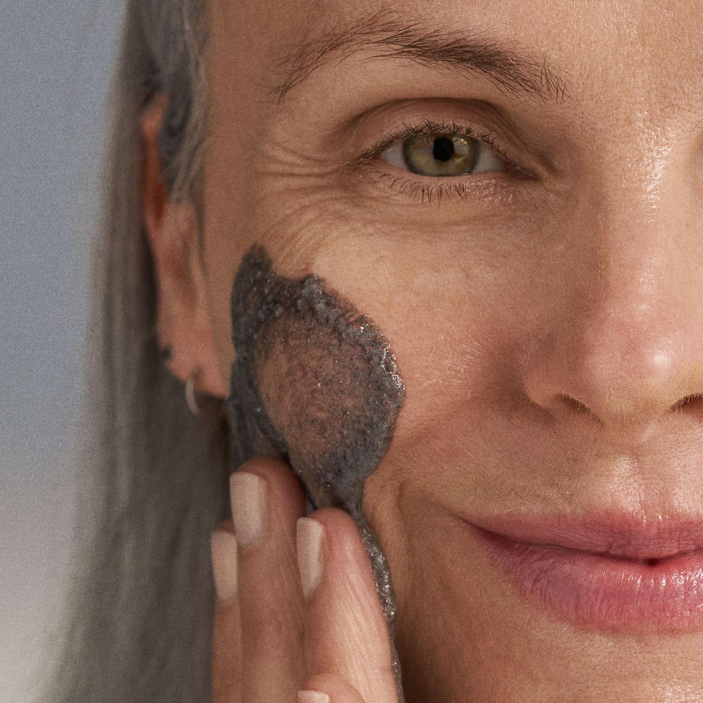 Dermalogica Daily Superfoliant - Deep Pore Face Scrub - Powder Exfoliator that Gently Smoothes and Brightens Skin Fighting Triggers Known To Accelerate Skin Aging