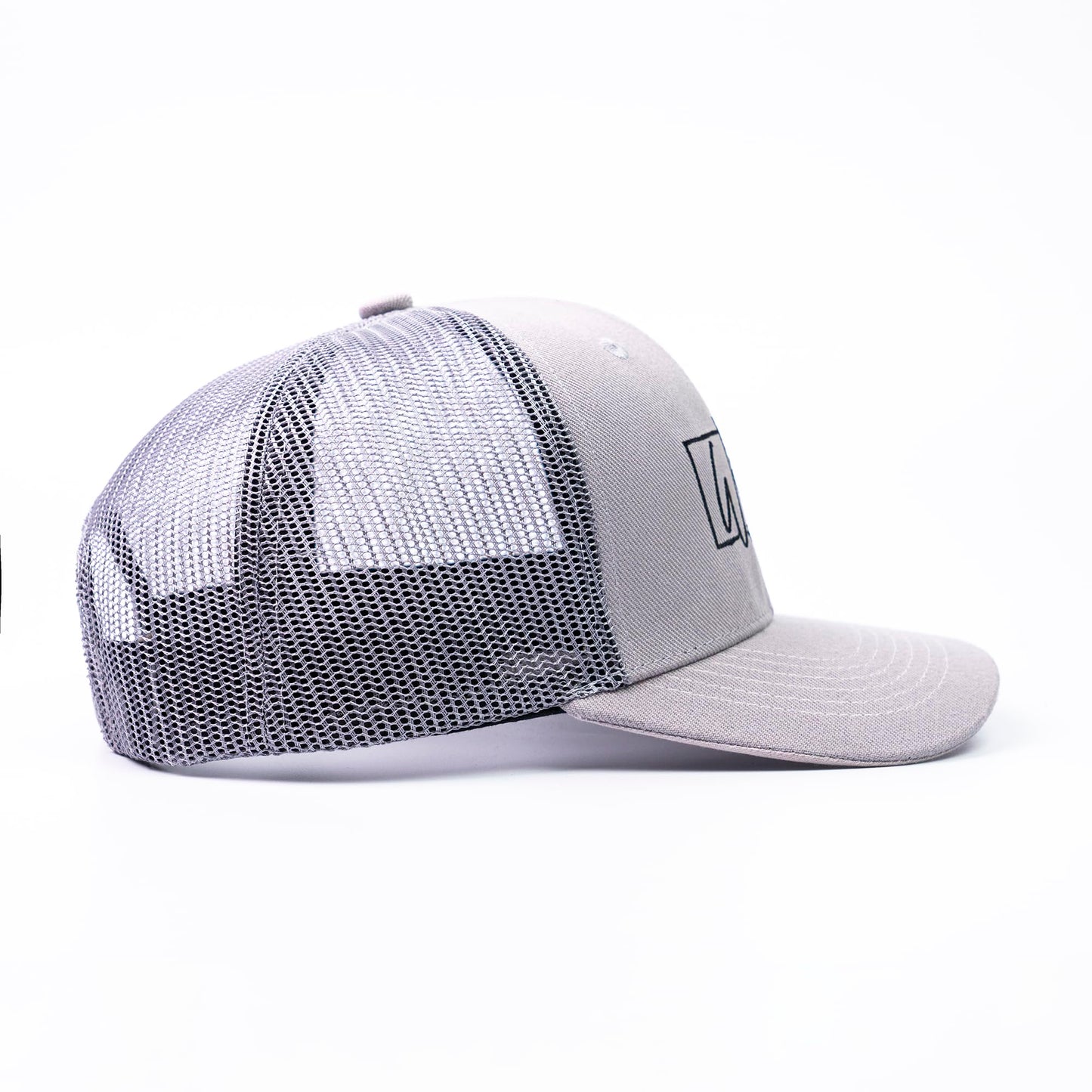 68LDROOTER Hubby & Wifey EST 2025 Trucker Hat Set – Matching Hats for Couples, Bridal Shower Gifts, Wedding Keepsakes, Newlywed for Him & Her