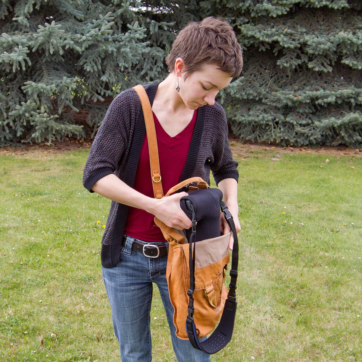 OP/TECH USA Soft Pouch – Compact digital camera case, lightweight accessories pouch, sleek neoprene sleeve for DSLR, perfect for backpacks & travel – durable protection in style | D-SLR| Black