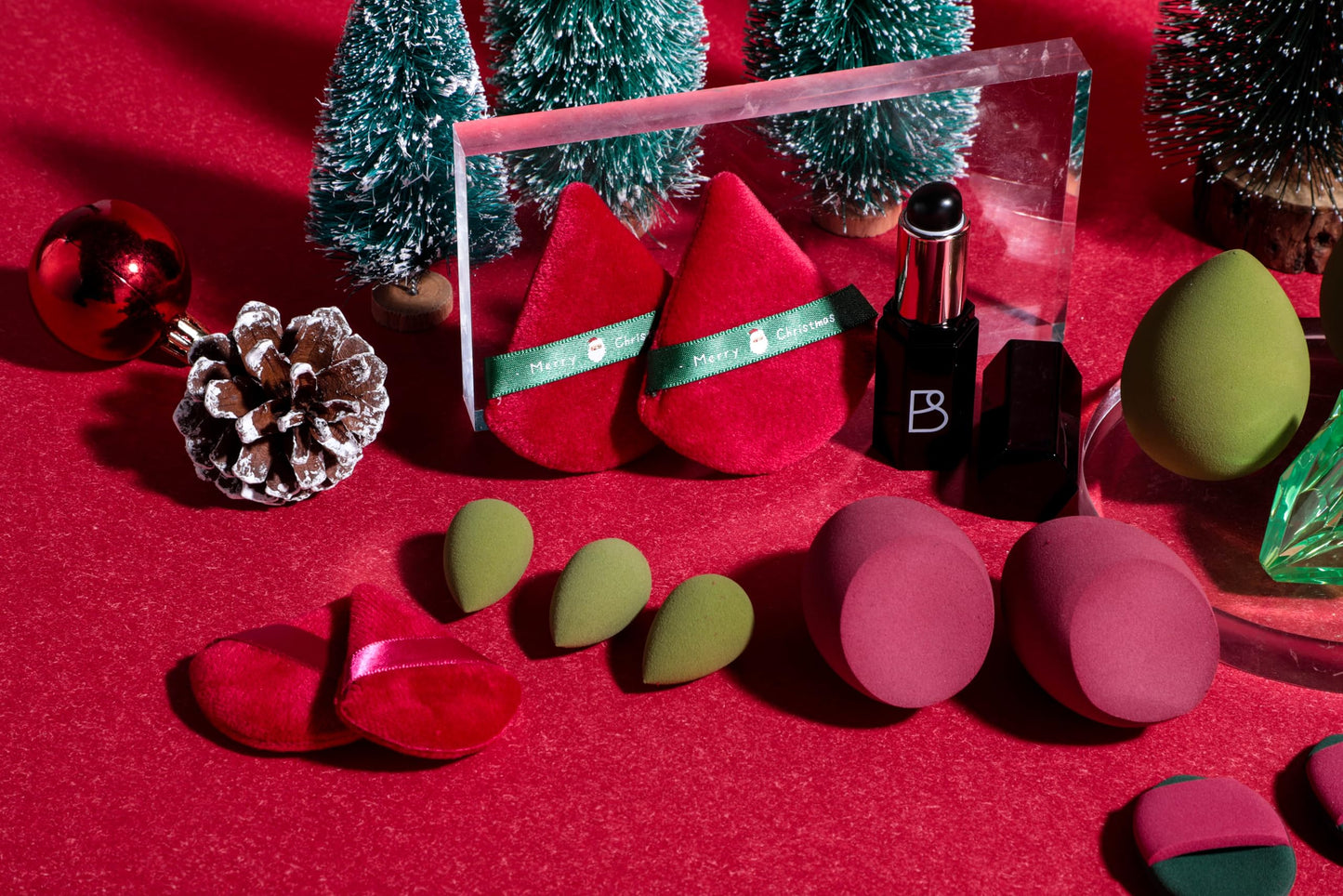 BS-MALL 14 Pcs Portable Makeup Sponge Set With Diamond-shaped Kabuki Powder Brush - Beauty Blender Sponge, Triangle Puff And Multi-functional Sponges For Liquid, Cream,With Travel Case (Green Red)