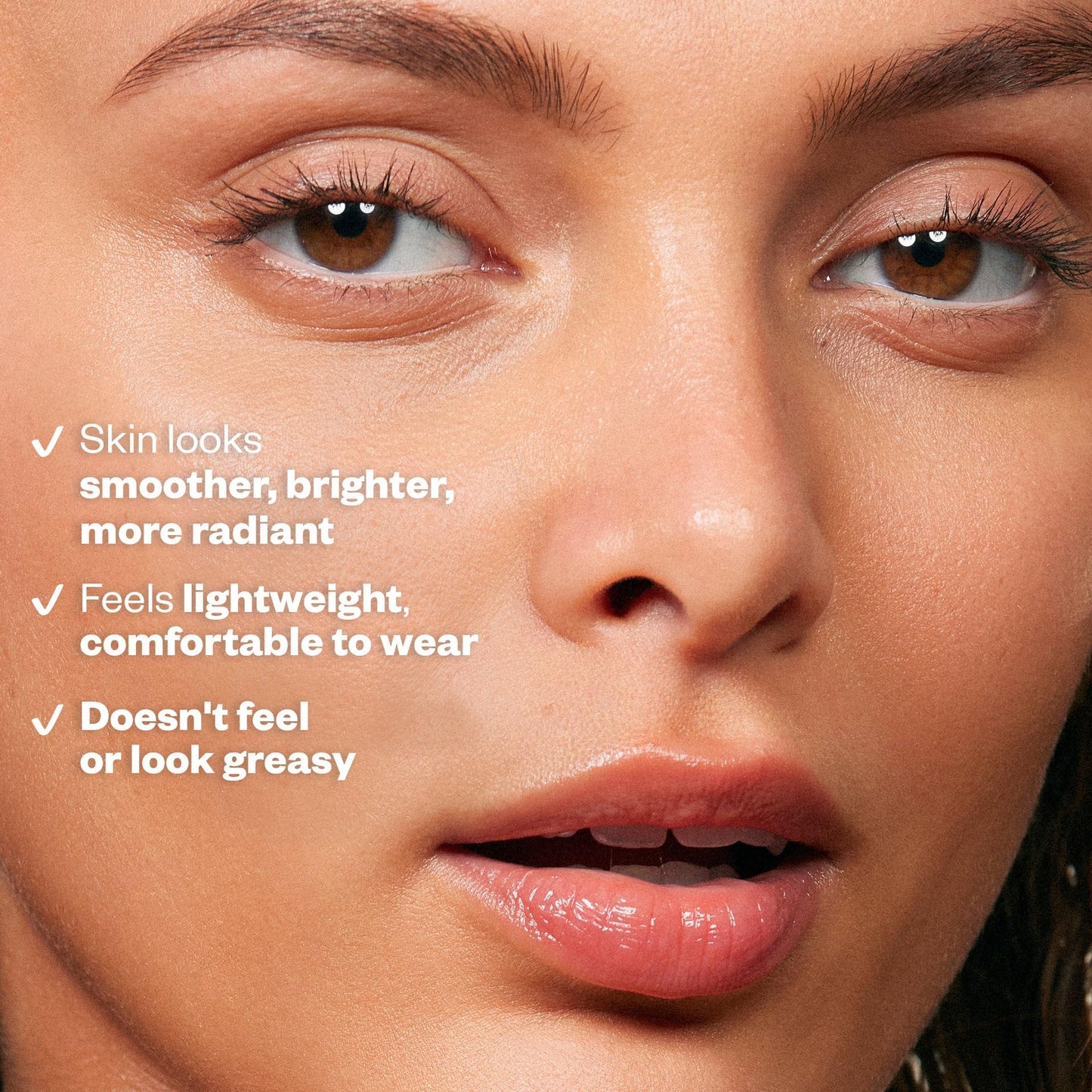 Kosas Mini DreamBeam Water Resistant Sunscreen SPF 40, Travel Size Face Sunscreen - Lightweight Makeup Base w/Hyaluronic Acid, Ceramides & Peptides - Golden Glow, Sunlit, 15ml