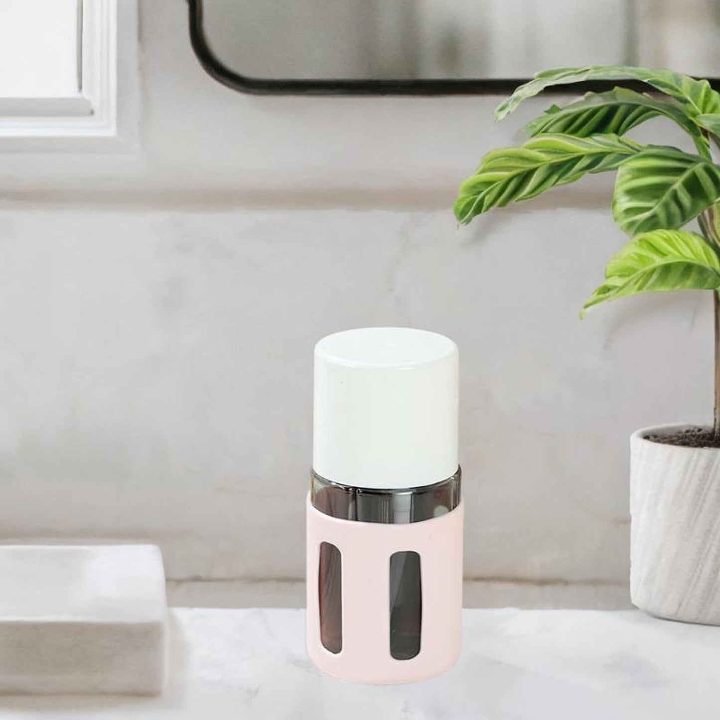 harayaa 4 in 1 Travel Bottles Mini Shampoo Dispenser Travel Accessories Reusable for Toiletries Travel Containers for Lotion Shampoo, Pink, Round