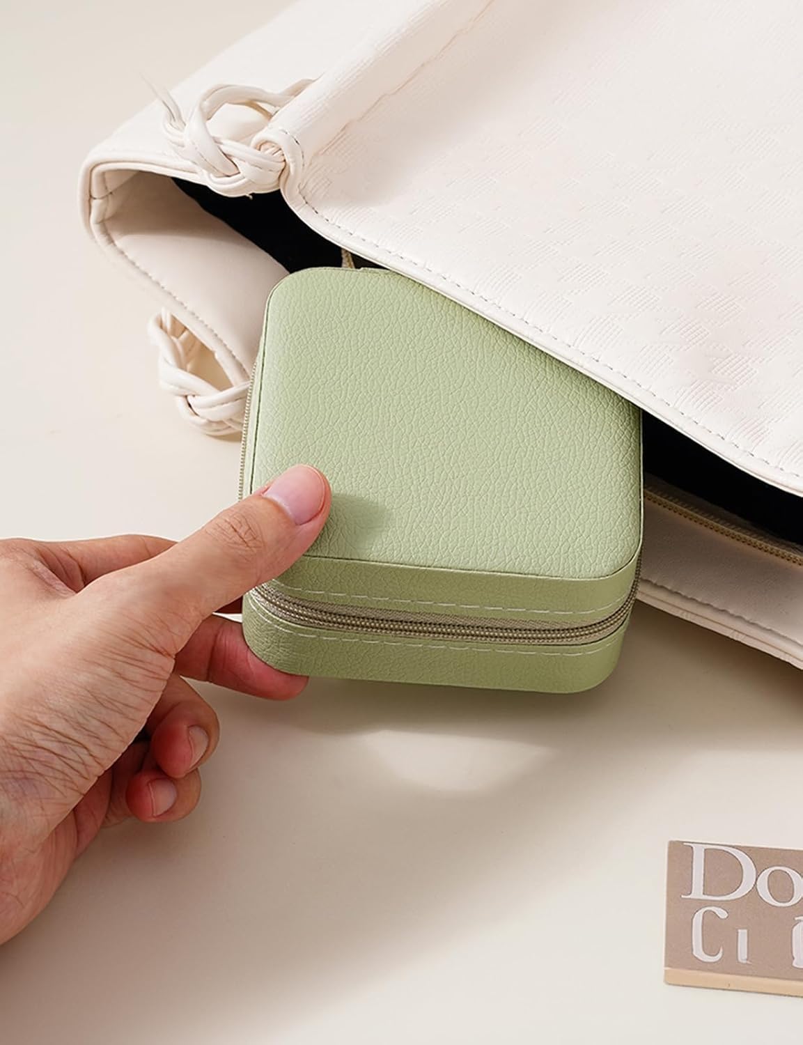 Travel Jewelry Case, Travel Jewelry Box, Mini Jewelry Travel Case, Jewelry Organizer Case, Portable Small Jewelry Organizer Storage Boxes - Best Gift for Women Girls.