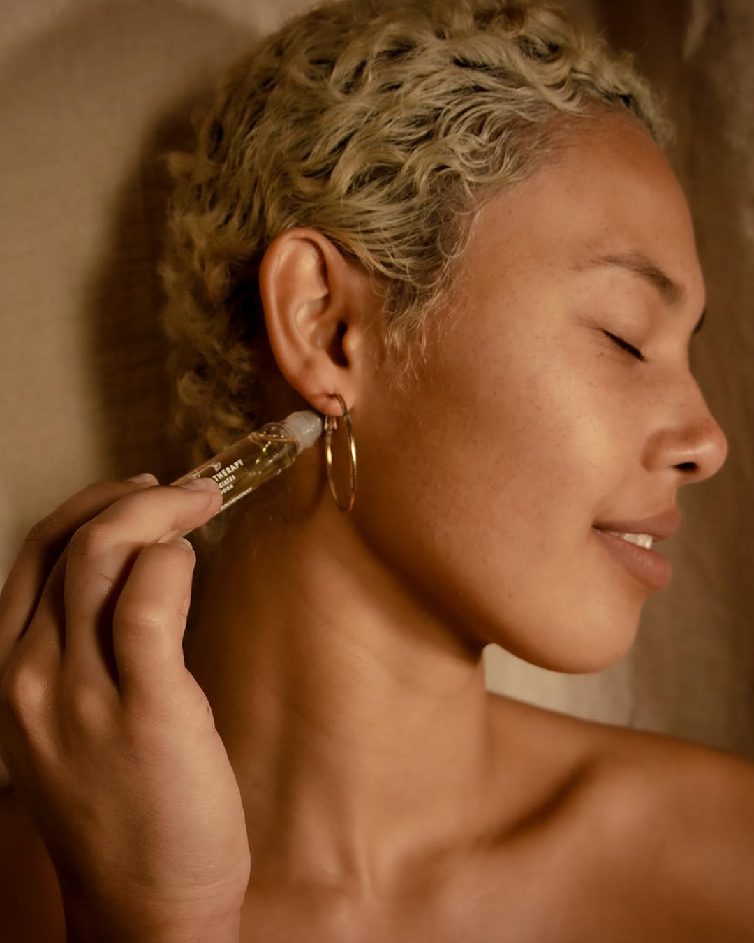 Aromatherapy Associates Deep Relax Roller Ball. Premium Blend of Vetivert, Chamomile and Sandalwood Essential Oils to Relax and Calm on The Go (0.34 fl oz)