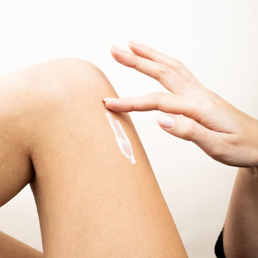 Panier des Sens – Iris Hydrating Set for Women – Body Lotion + Shower Gel + Hand Cream - Travel pouch included - Body Care Kit with 96% Natural Ingredients – Self Care Gifts for women