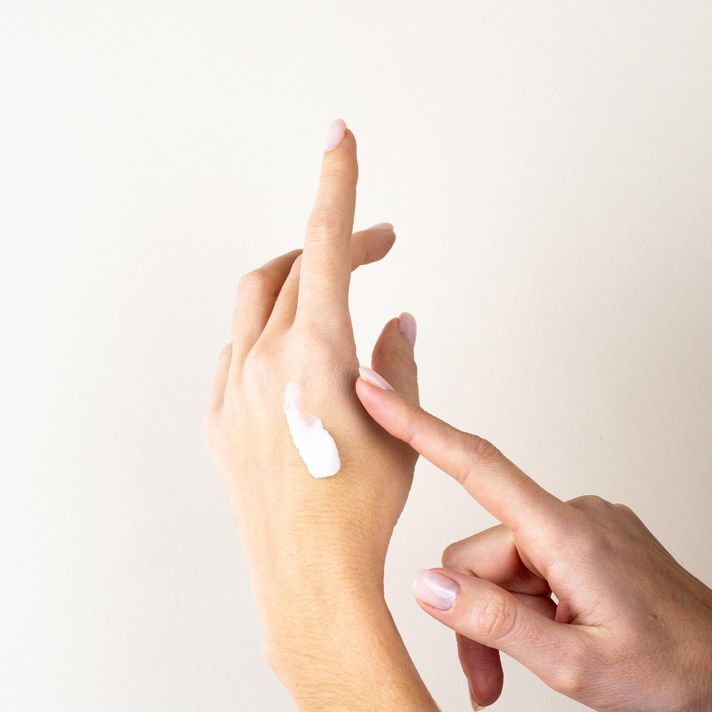 Panier des Sens – Iris Hydrating Set for Women – Body Lotion + Shower Gel + Hand Cream - Travel pouch included - Body Care Kit with 96% Natural Ingredients – Self Care Gifts for women