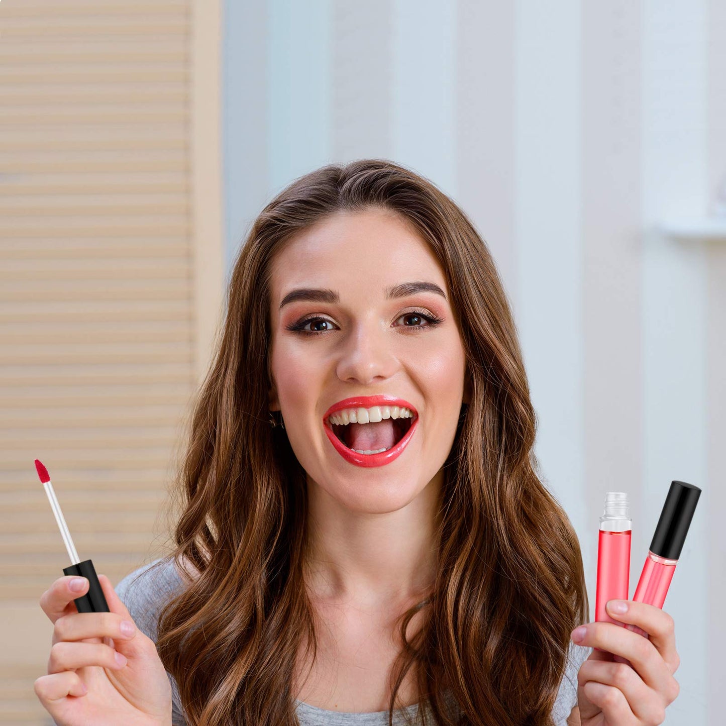 Nuanchu 100 Pcs 10 ml Empty Lip Gloss Tubes Clear Mini Refillable Balm Containers Bottles Plastic Lip Gloss Containers with Wand and Rubber Inserts DIY Makeup(Black)