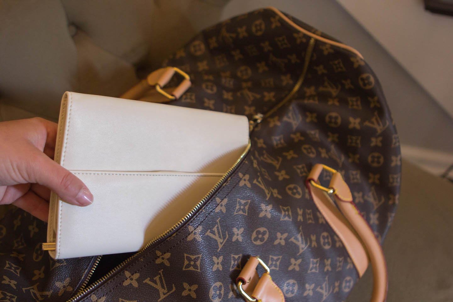 case Elegance Vegan Leather Travel Jewelry Case - Jewelry Organizer [Petite]