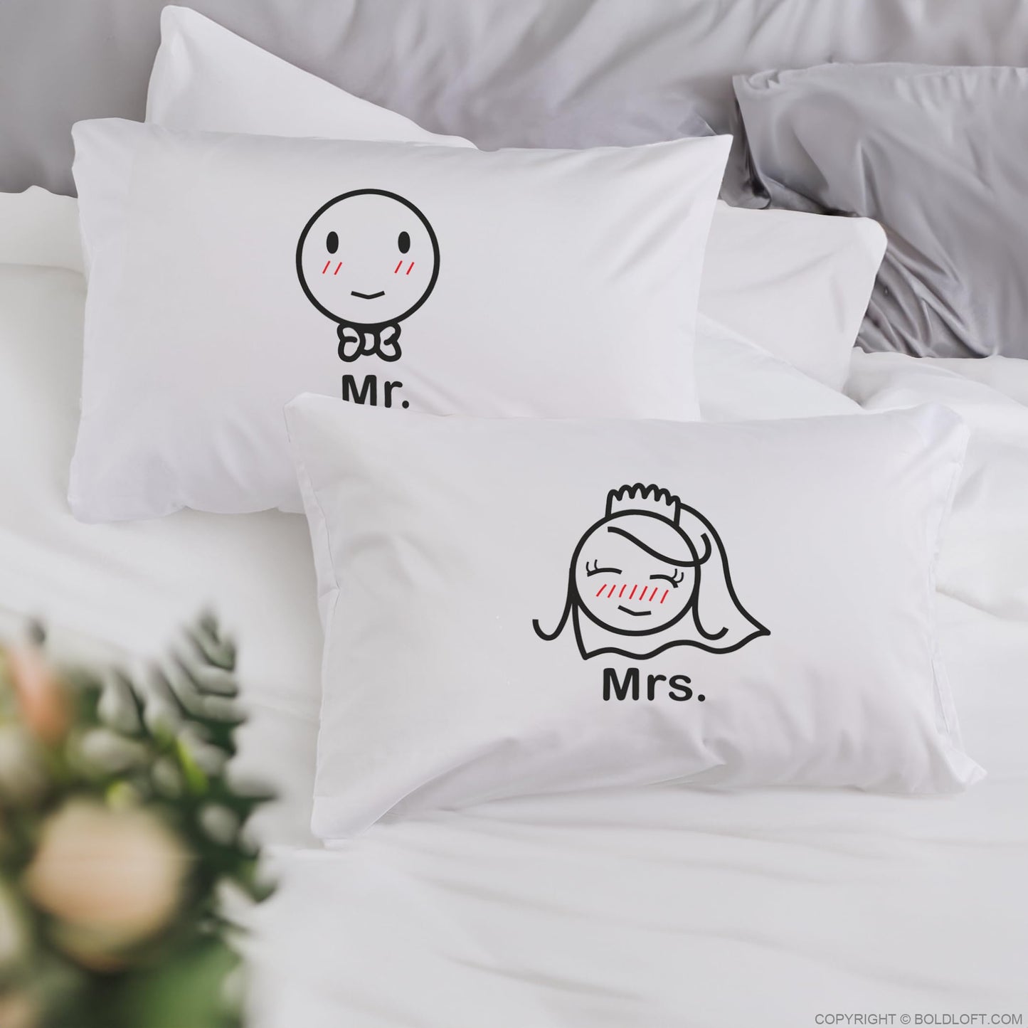 BoldLoft Mr & Mrs Couples Pillowcases – Bride and Groom Wedding Gift, Engagement Present, Bridal Shower, Honeymoon, Wedding Registry, Newlywed Home Decor, Romantic Pillowcase Set for Couples