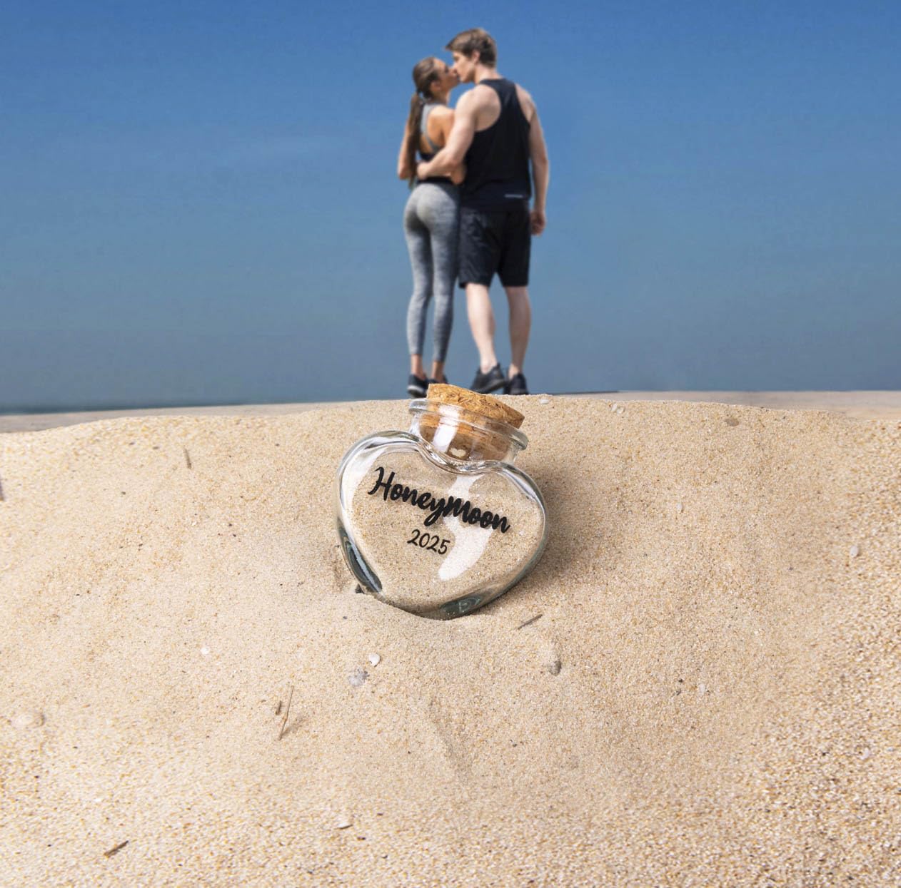 TUNGURIS Honeymoon Sand Keepsake Jar 2025，Bridal Shower, Wedding, Engagement, Honeymoon, Travel Gift for Couples, Newlywed, Fiance(Gift Box Includes) - 40ml Heart Shape Glass