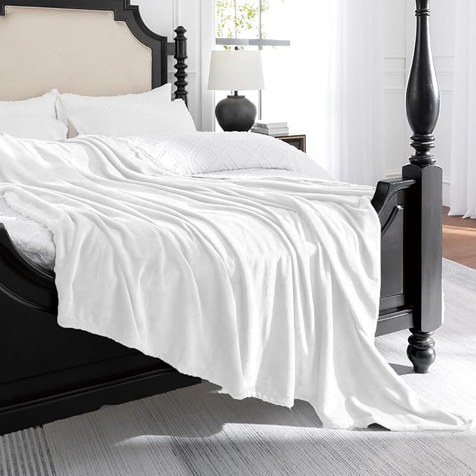 JIAHANNHA Fleece Blanket White Throw Blankets for Sofa Couch Bed 280GSM,Super Soft Cozy and Luxury Bed Blanket for All Season Twin(60"×80")