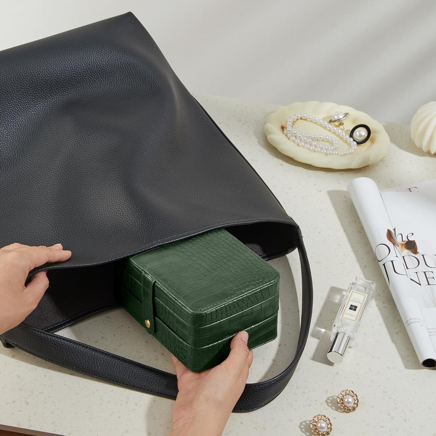 BUTI4WLD PU Leather Travel Jewelry Organizer Case for Women & Girls, 2-Layer Portable Jewelry Box for Earrings, Rings, Necklaces, Bracelets, Compact Jewelry Storage (Green)