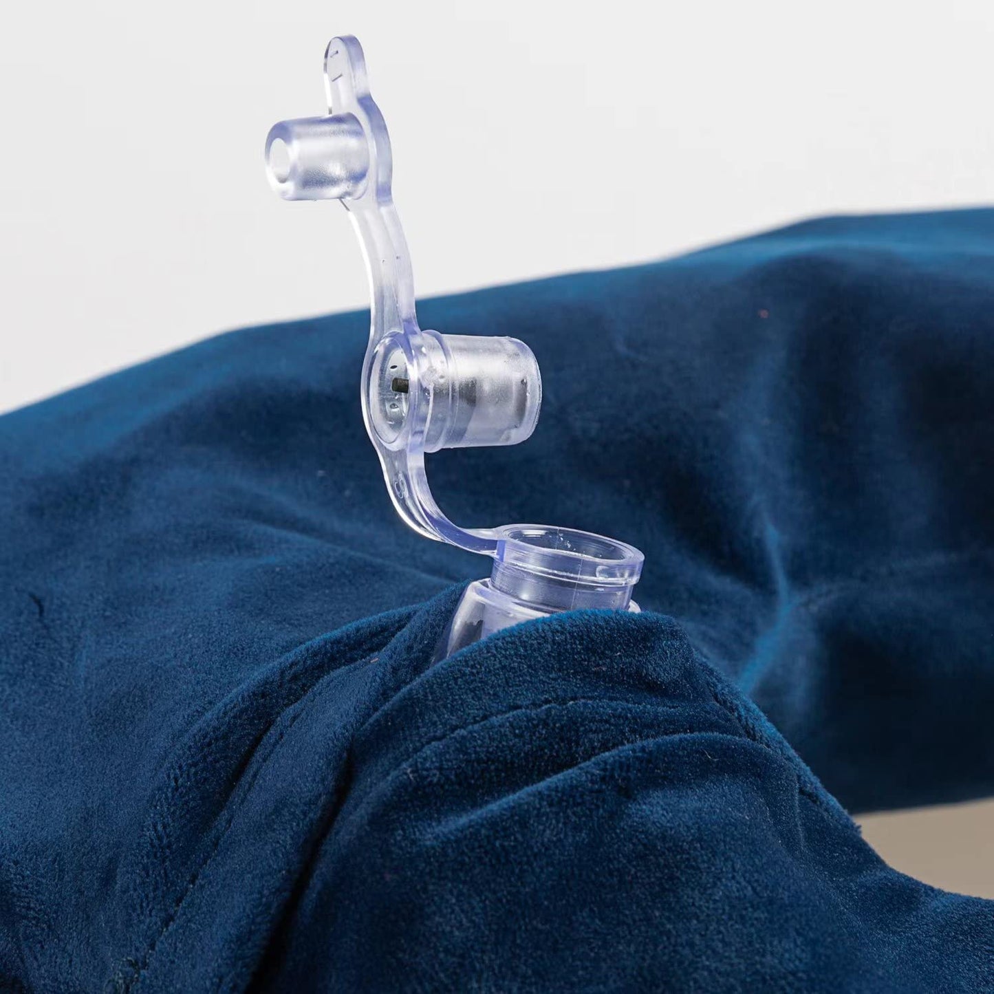 Makimoo Inflatable Travel Pillow, Neck Pillow Support for Traveling, Airplanes, Cars, and Offices with Compact Carrying Bag, Soft Velvet Washable Cover, Ideal for Adult Sleepers (Blue)