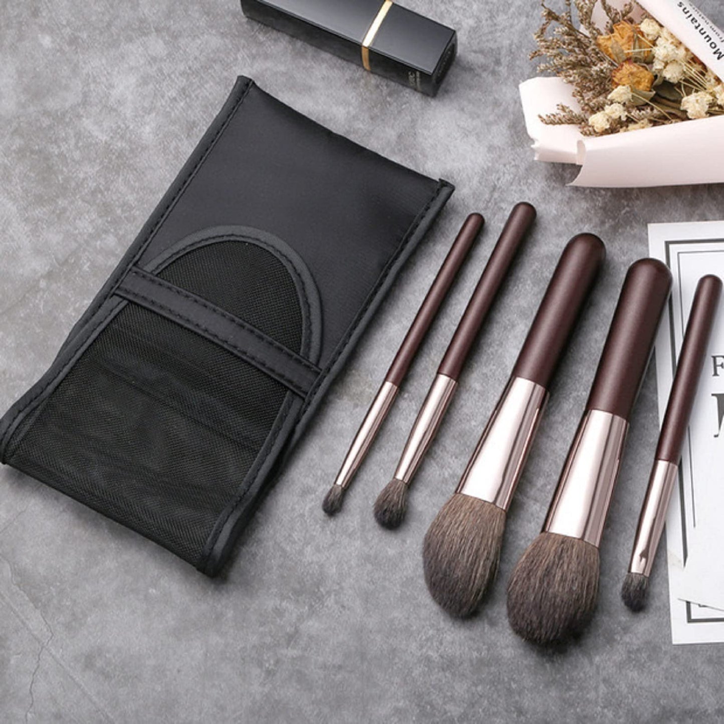Travel Makeup Brushes Set w/Pouch, Portable 5PCS Professional Mini Cosmetic Brushes Kit for Powder Blush Concealers Contouring Highlighting
