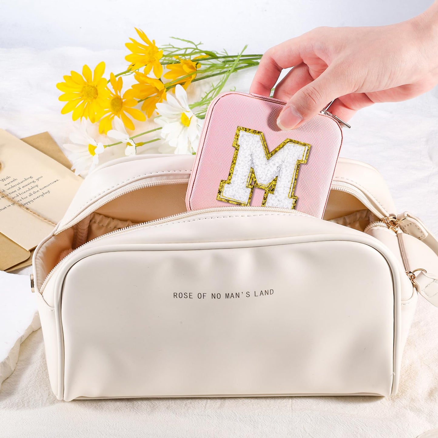 URSKYTOUS Travel Jewelry Case for Women Girls Daughter Birthday Gift from Mom Dad Jewelry Box Fashion Jewels Organizer Holder Birthday Christmas Wedding Graduation Gift for Niece Girlfriend Sister(M)