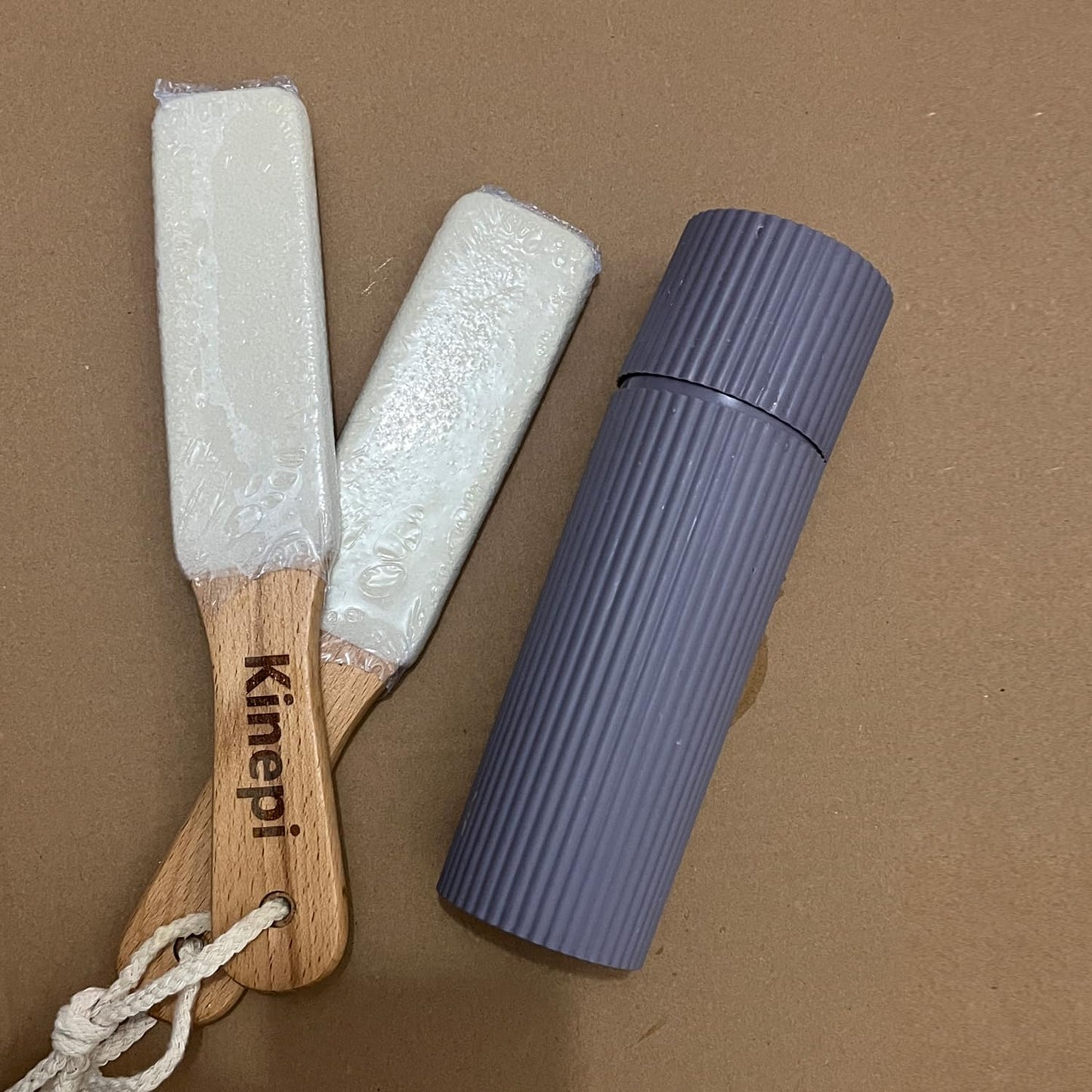 Kinepi Callus Remover Foot Scrubber Colossal Foot File Foot Care and Foot Exfoliator Foot Rasp Pedicure Tools Pumice Stone for Feet,Remove Corn Hard Skin Dead Skin for Use in Shower Foot Scraper Kit