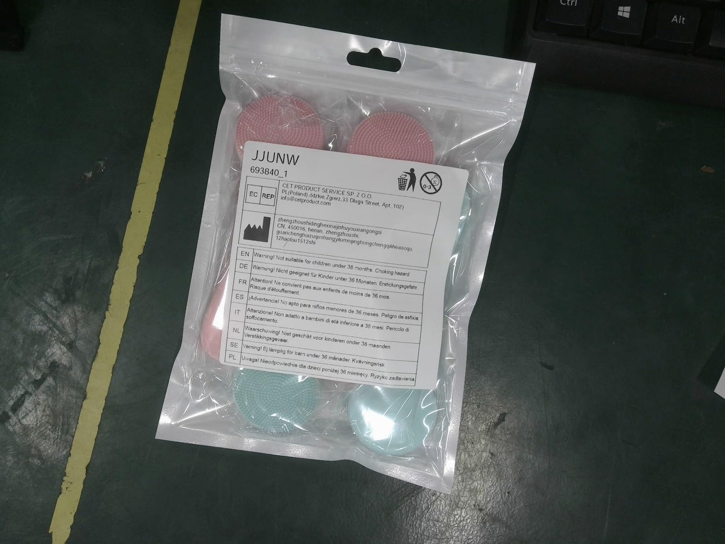 JJUNW 4 Pack Silicone Manual Facial Cleansing Brush, Skin Friendly Waterproof Face Cleaning Scrubber Exfoliator Brush for Blackheads Whiteheads Makeup Residues Removal (Blue, Pink)