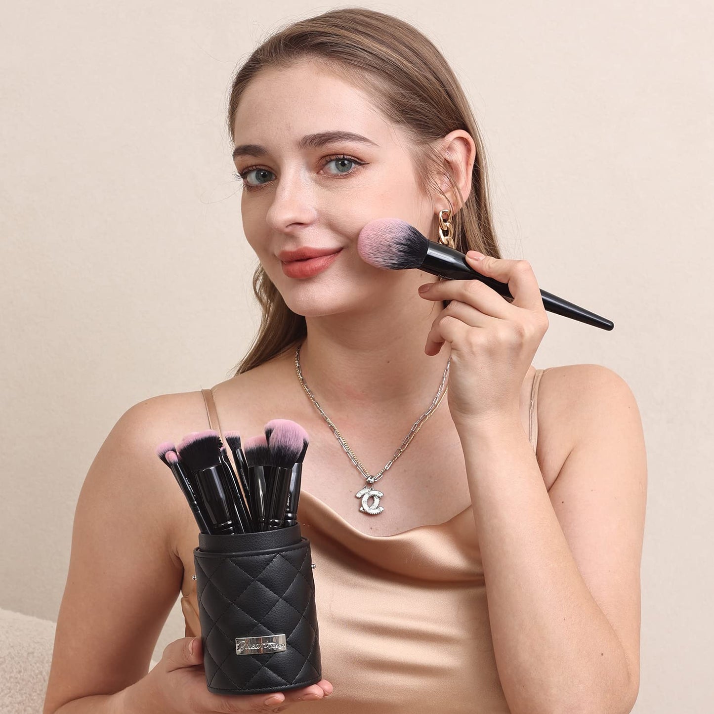 Bueart Design 18Pcs Pro Deluxe Fuchsia Pink Black Makeup Brushes set with Travel Make up Brush Holder case Foundation concealer contour Blush eyeshadow face make up brush set