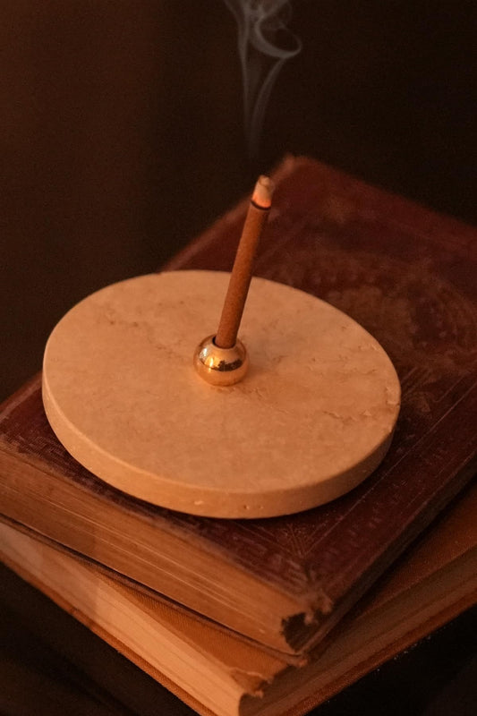 Chappal Serenity Stick Incense Kit – 100% Natural Plant-Based Aromatherapy with 4 Scented Incense Blends (Lily, Sandalwood, Rose, Oud) & Travertine Brass Holder – Home & Meditation Gift Set