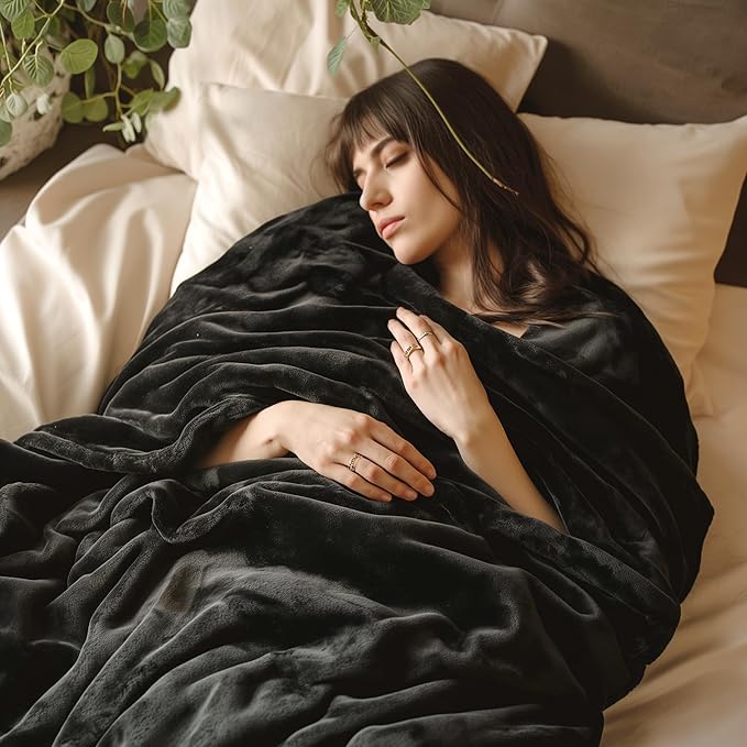 Bedsure GentleSoft Fleece Bed Blankets Full Size Black - Soft Lightweight Plush Fuzzy Cozy Luxury Blanket Microfiber, 84x90 inches