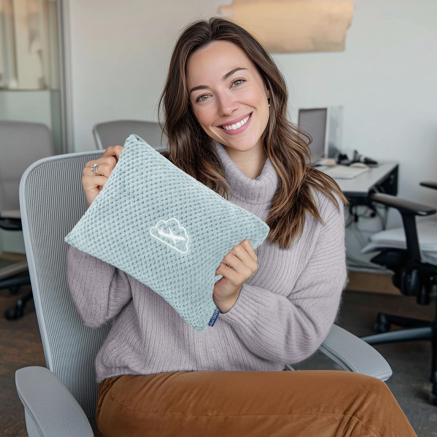 BEDELITE Travel Blanket with Bag, Ultra-Soft Jacquard Fleece Blanket with Luggage Sleeve & Backpack Clip, Airplane Blanket Travel Essentials, Blue