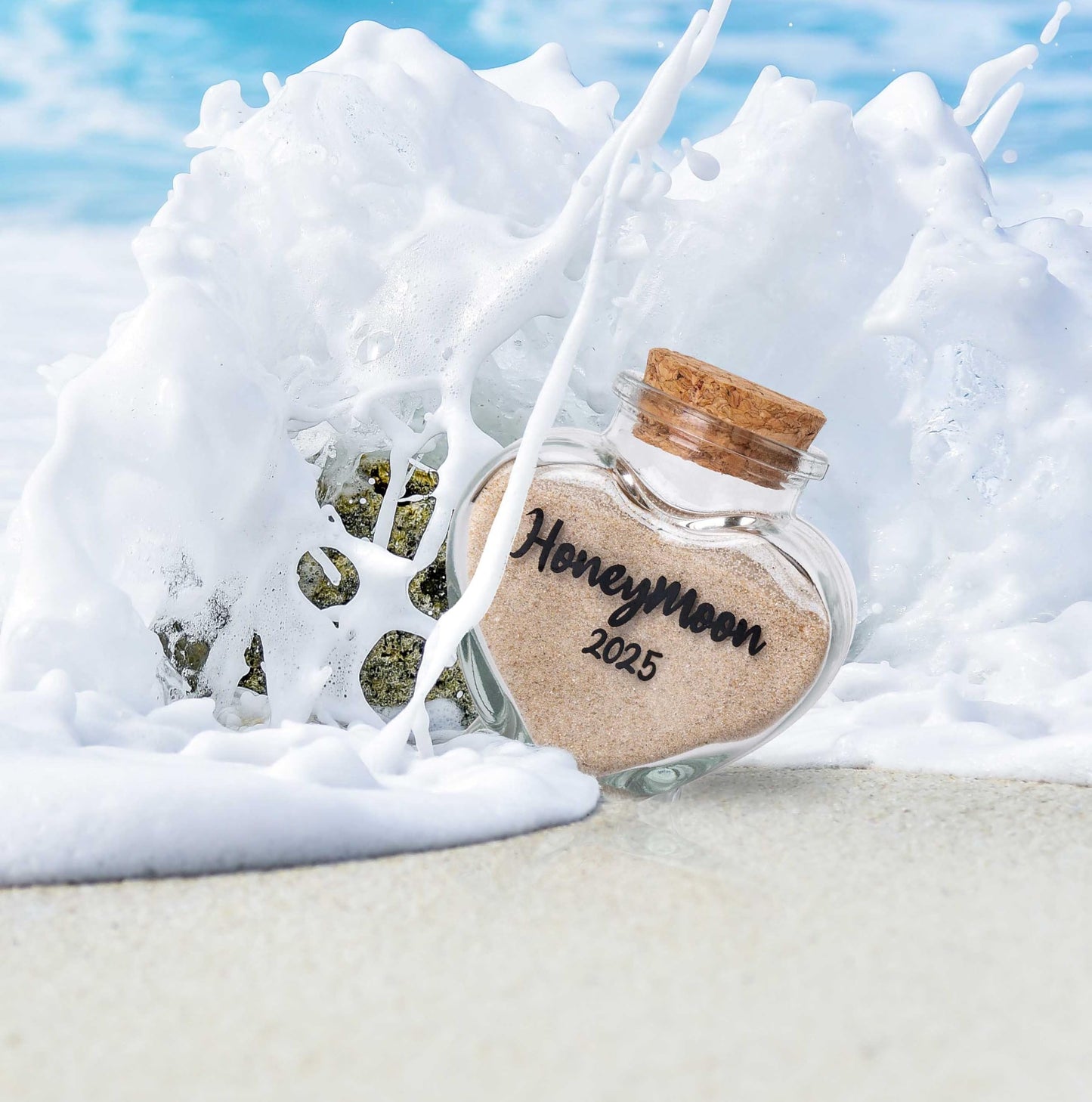 TUNGURIS Honeymoon Sand Keepsake Jar 2025，Bridal Shower, Wedding, Engagement, Honeymoon, Travel Gift for Couples, Newlywed, Fiance(Gift Box Includes) - 40ml Heart Shape Glass