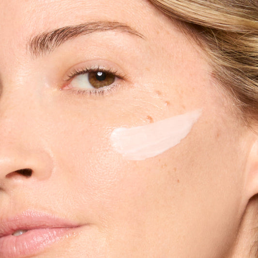 Honest Beauty Sensitive Skin Daily Calm Lightweight Moisturizer | Reduces Redness, Hydrates, + Calms Skin | Hypoallergenic, Fragrance Free, Vegan | 1.7 fl oz