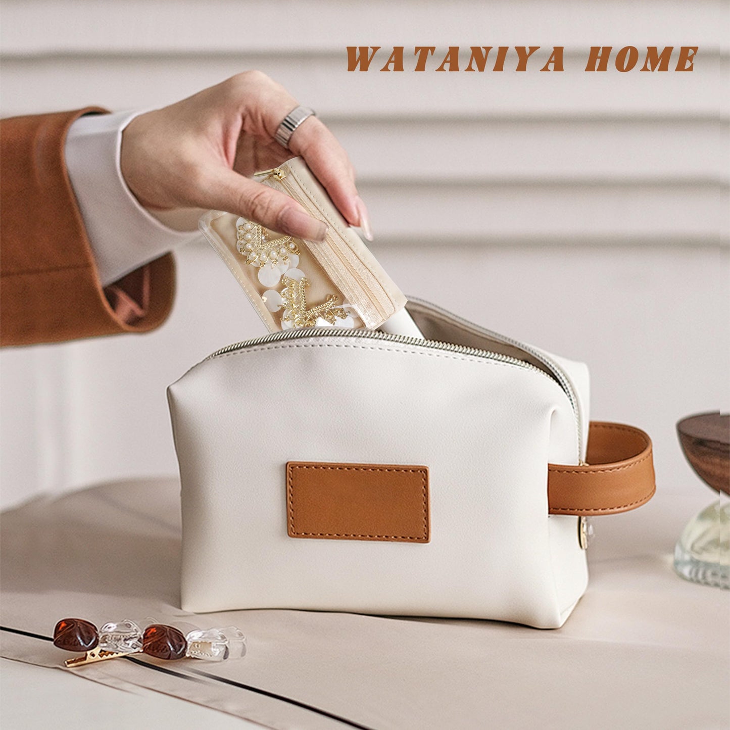 WATANIYA HOME Travel Jewelry Case, Small Travel Jewelry Box with 6 Velvet Jewelry Bag Mini Pouch, Portable Travel Jewelry Organizer for Rings Earrings Necklaces, Beauty Gifts for Women Girls (Beige)
